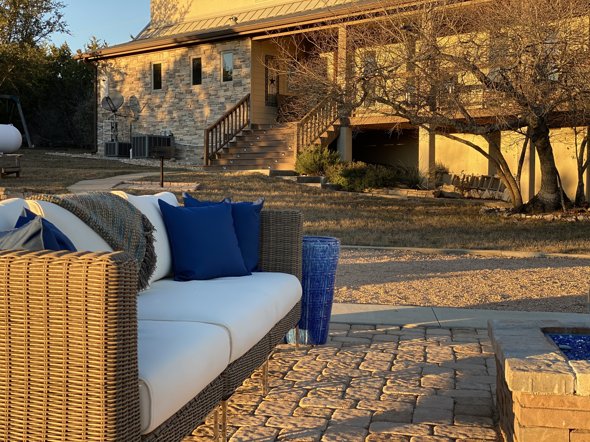 Farmhouse Getaway in Texas Hill Country - Photo 11