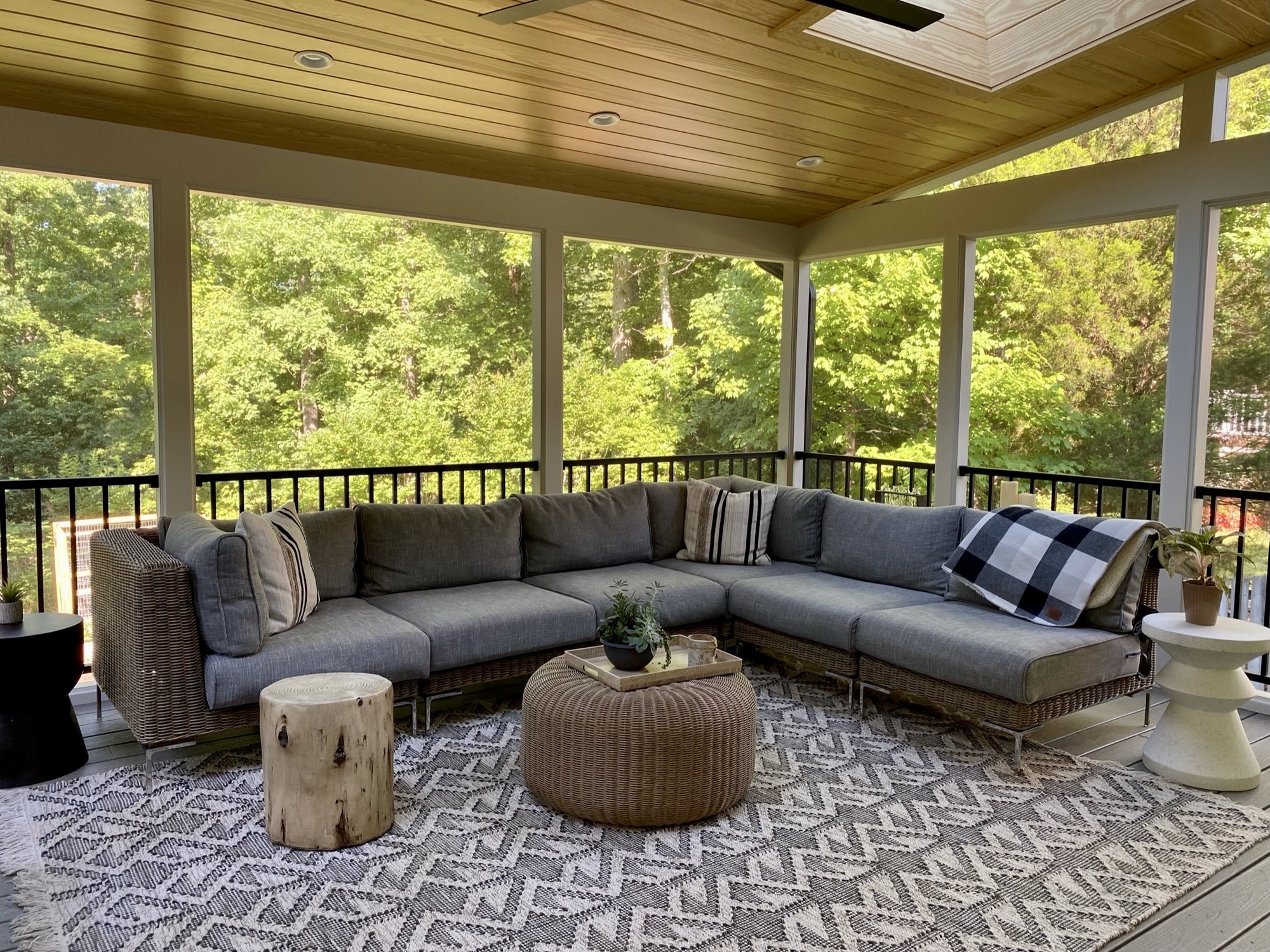 Eclectic Outdoor Living Room in North Carolina  - Gallery photo 2 of 7