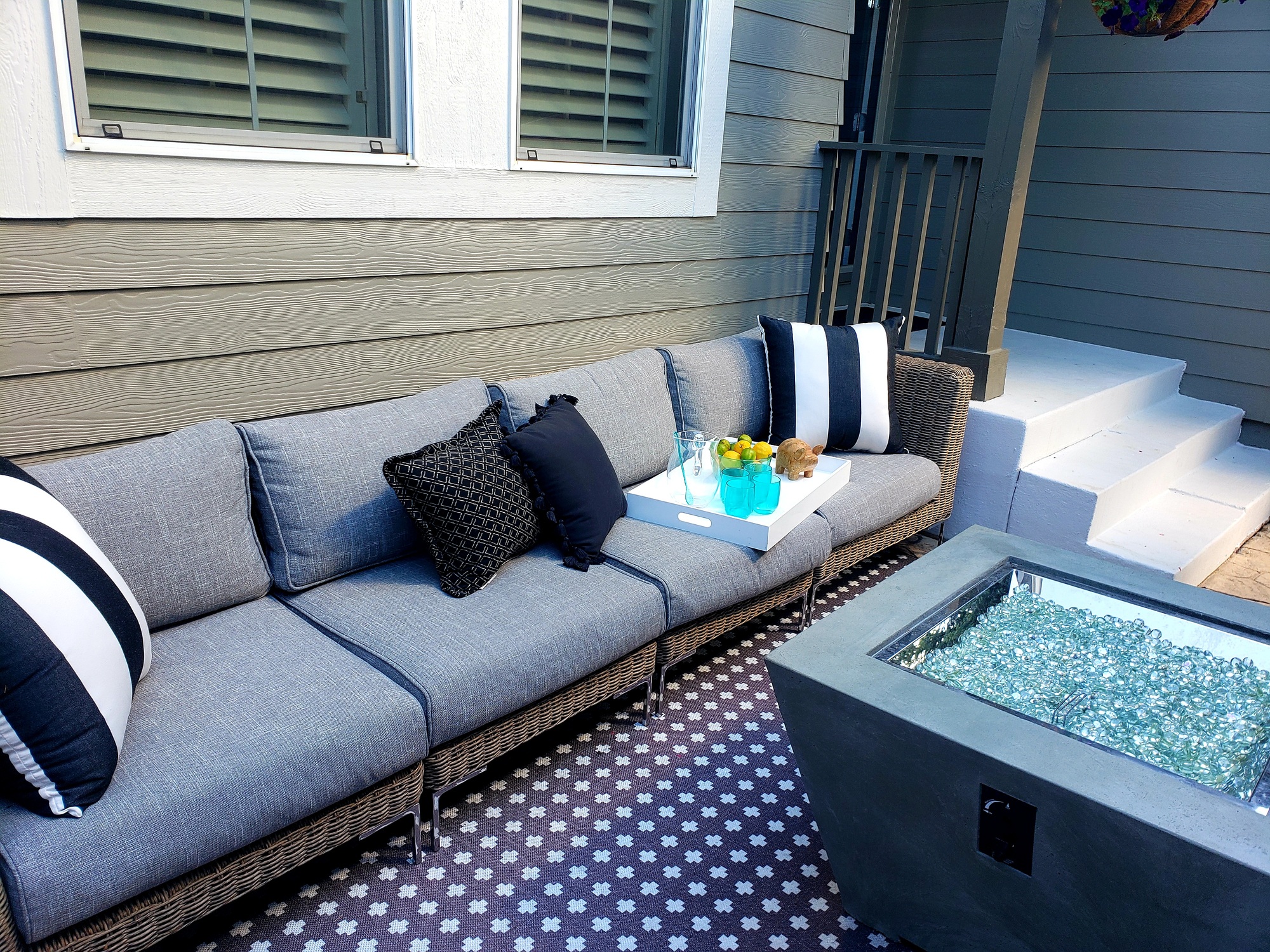 Entertainment-Ready Patio in Highlands Ranch, CO - Photo 4