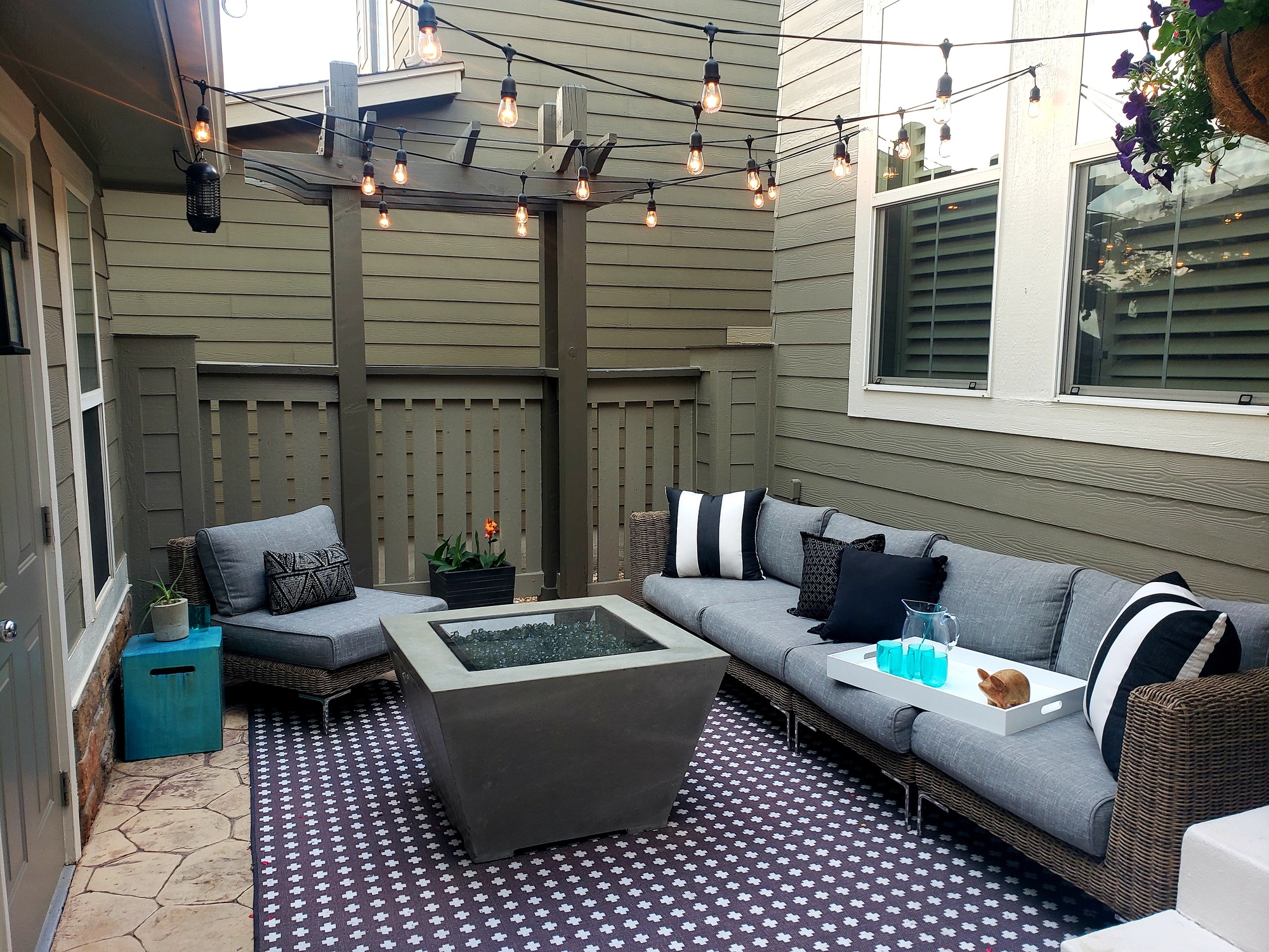 Entertainment-Ready Patio in Highlands Ranch, CO - Photo 7