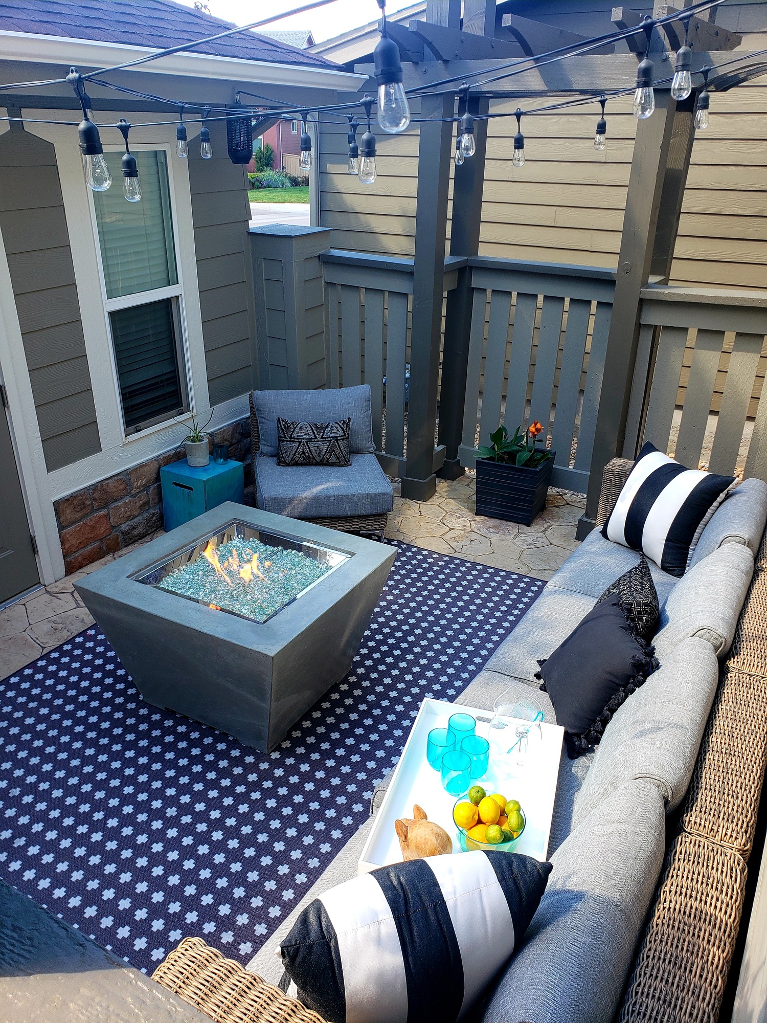 Entertainment-Ready Patio in Highlands Ranch, CO - Photo 8