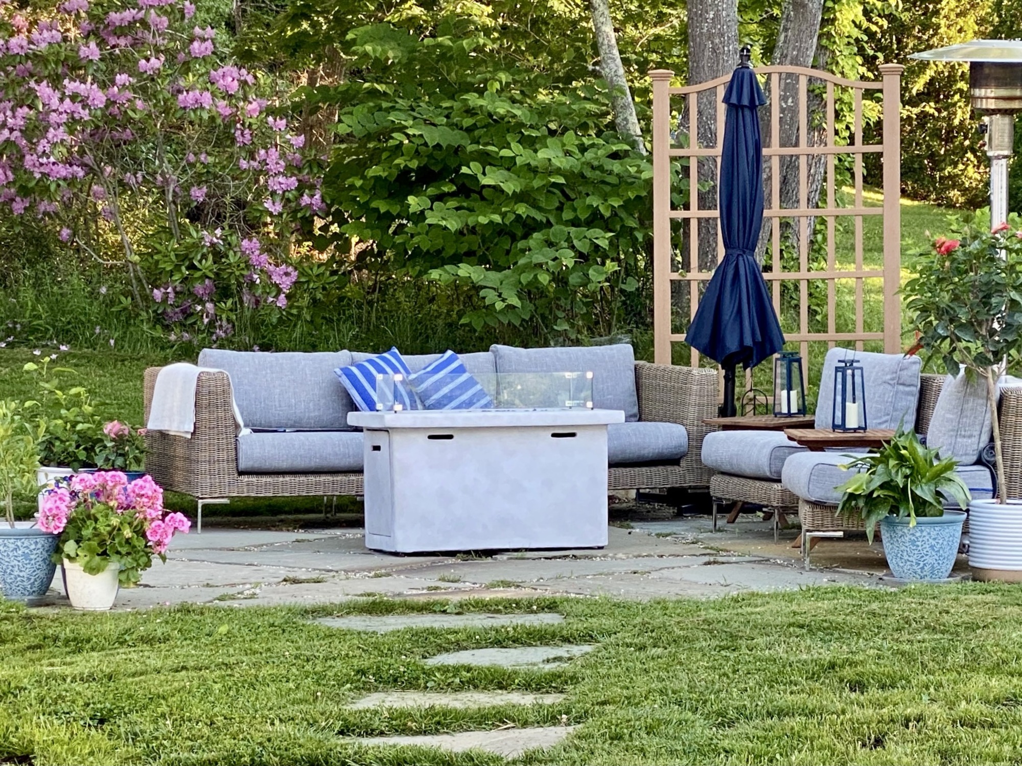 A Sensory Experience on a Bluestone Patio Overlooking Casco Bay - Photo 4