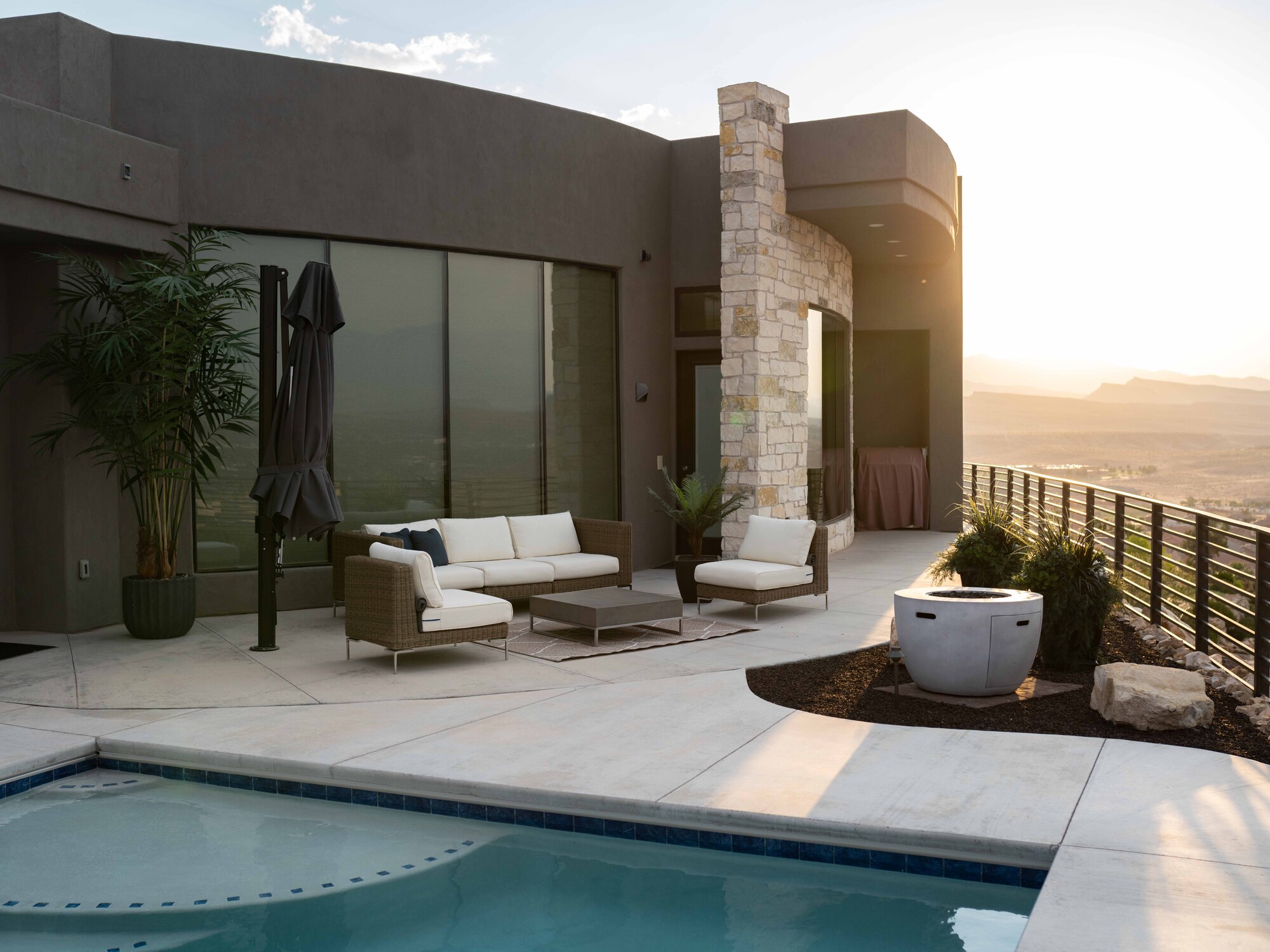 A Marathoner’s Modern Hilltop Patio in Utah - Photo 1