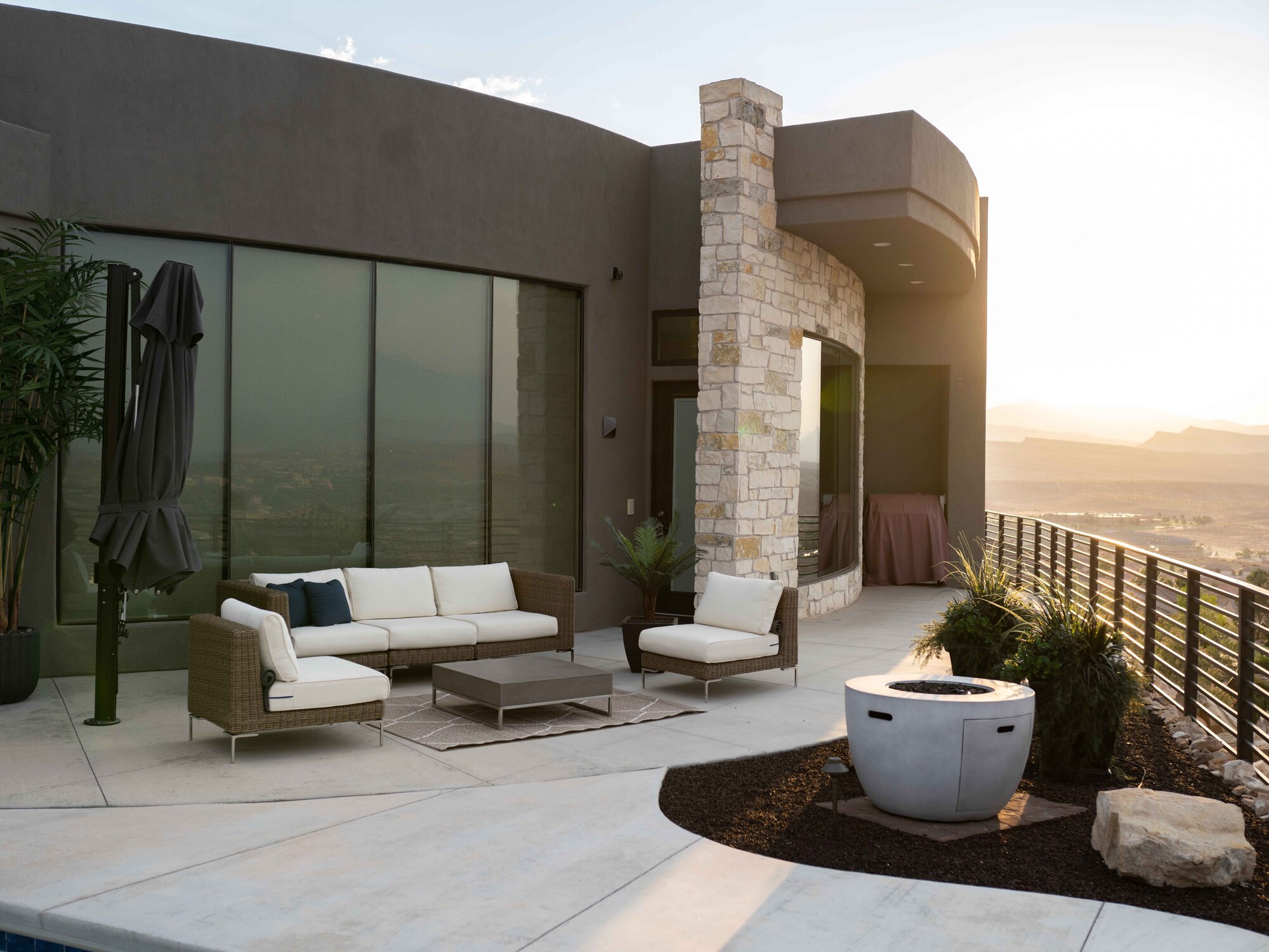 A Marathoner’s Modern Hilltop Patio in Utah - Photo 2