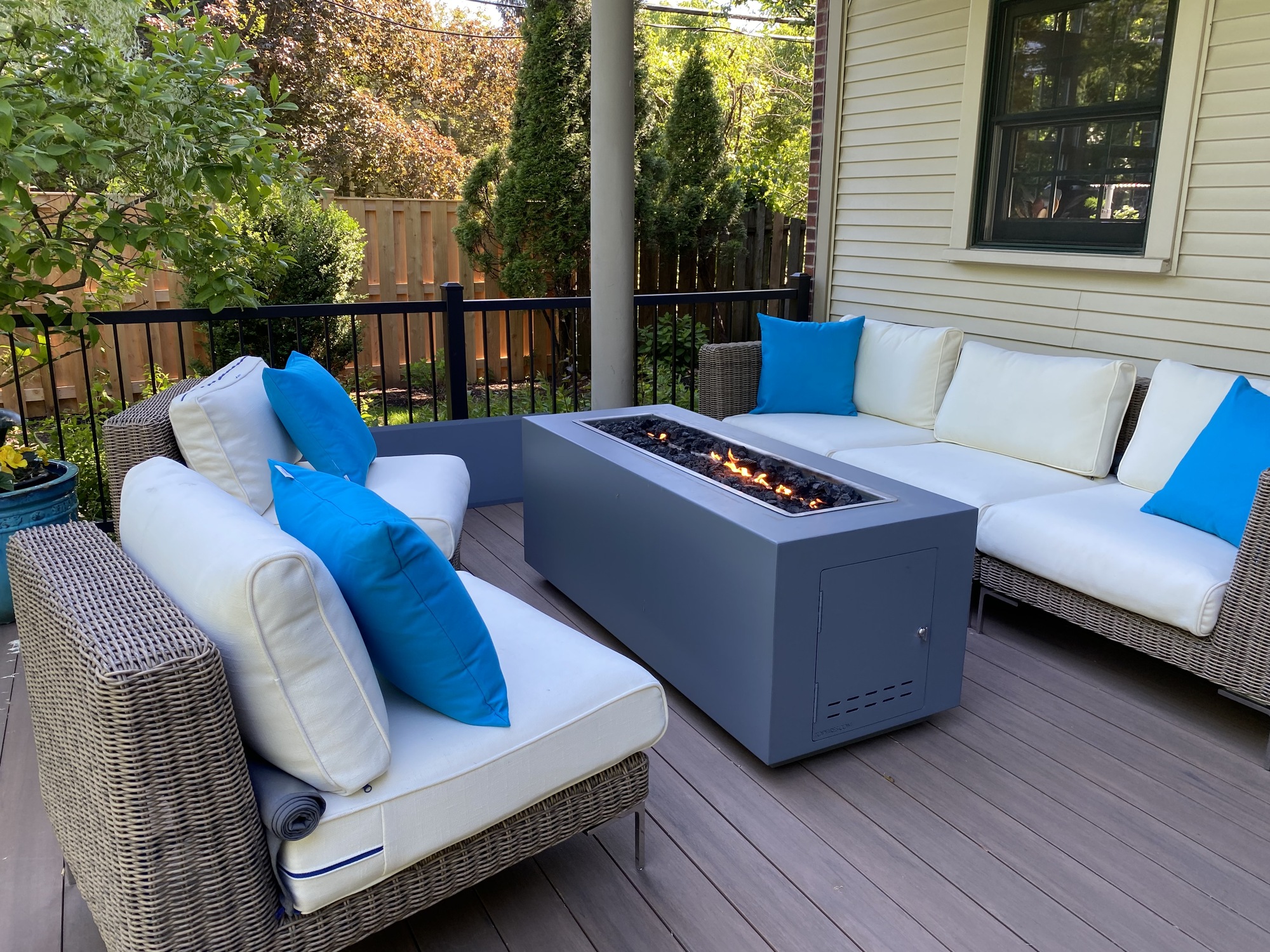 A Contemporary Poolside Deck Near Chicago - Photo 4