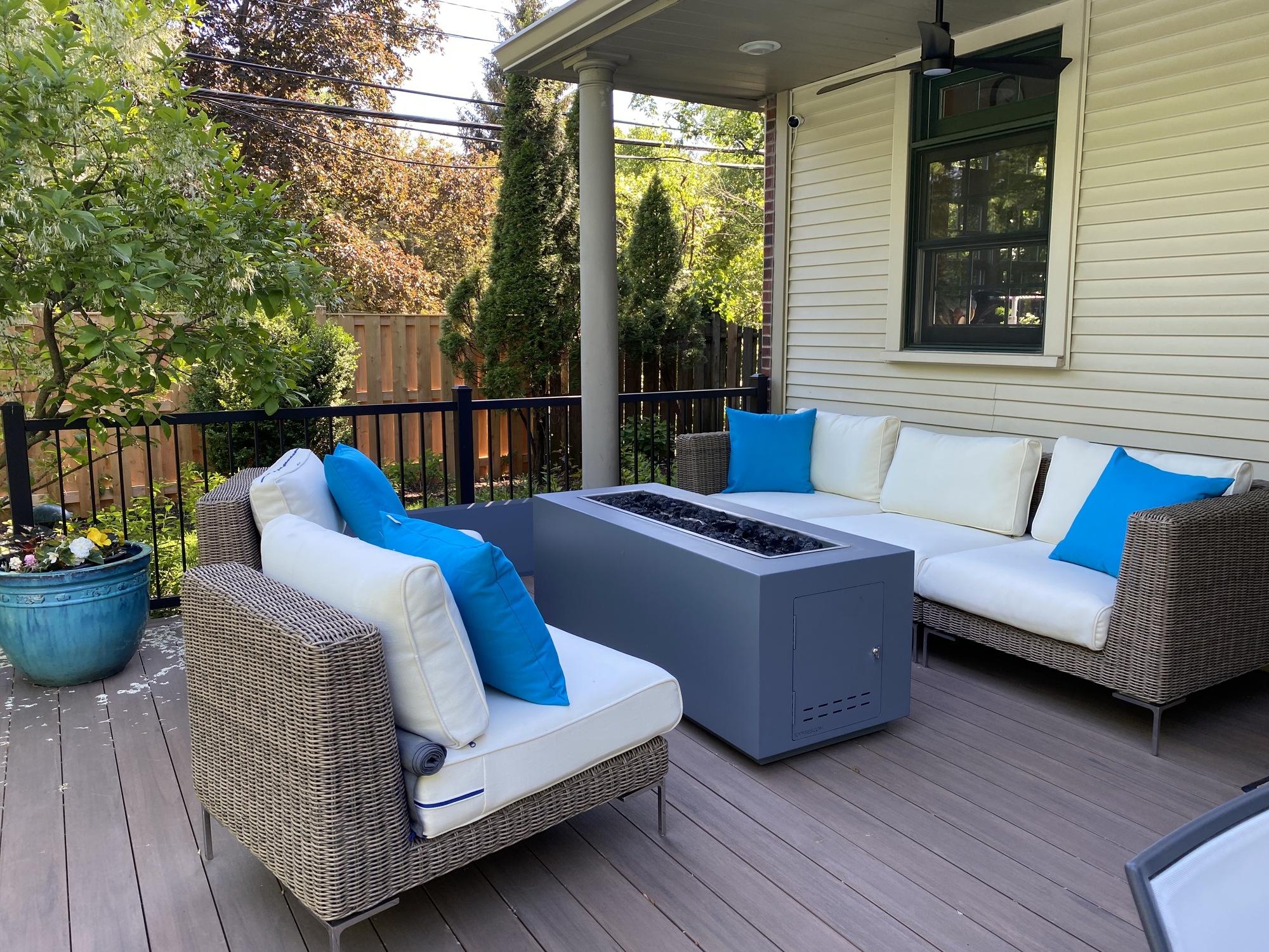 A Contemporary Poolside Deck Near Chicago - Photo 6