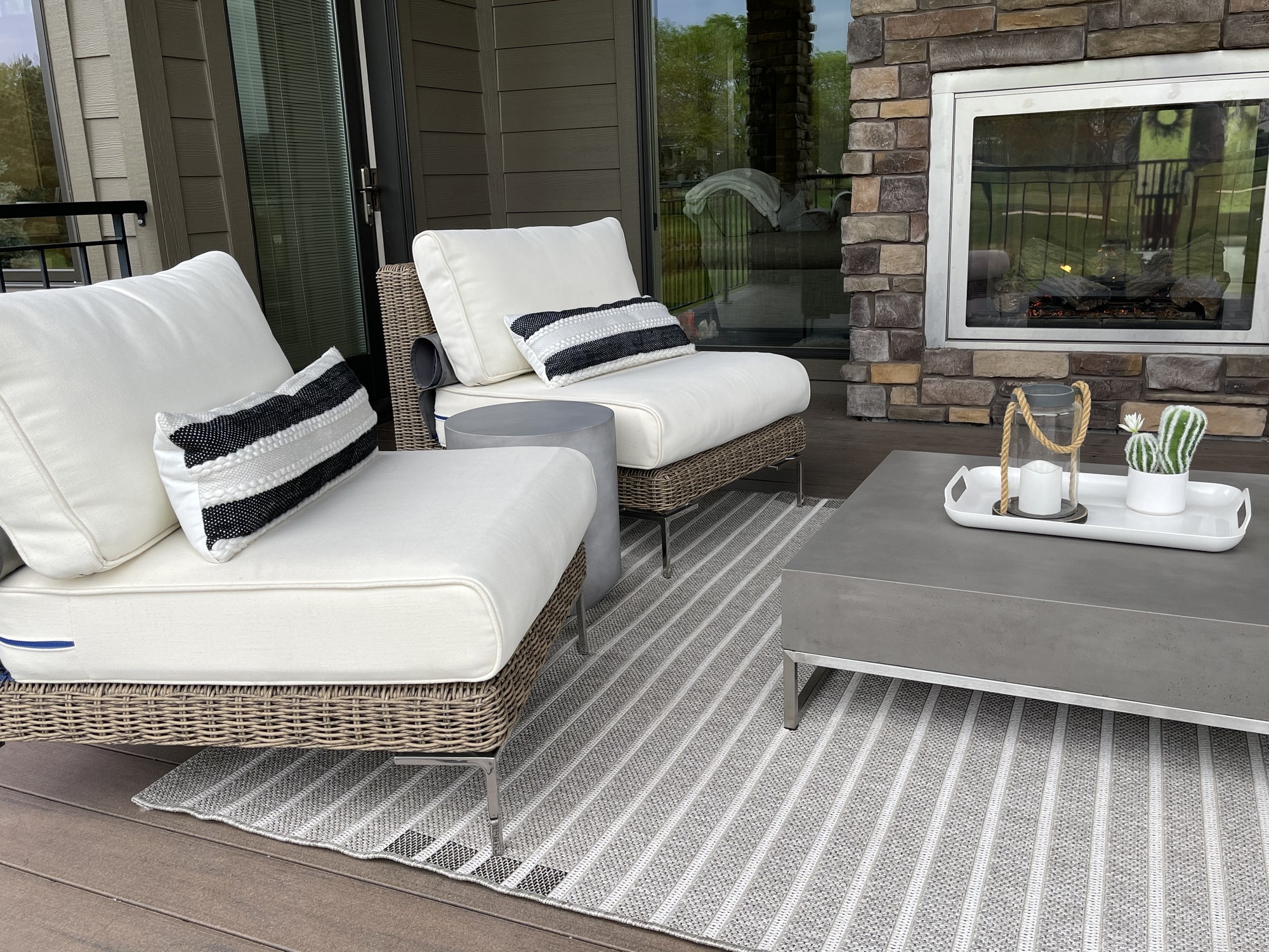 Mid-Century Deck in Lincoln, Nebraska - Photo 3