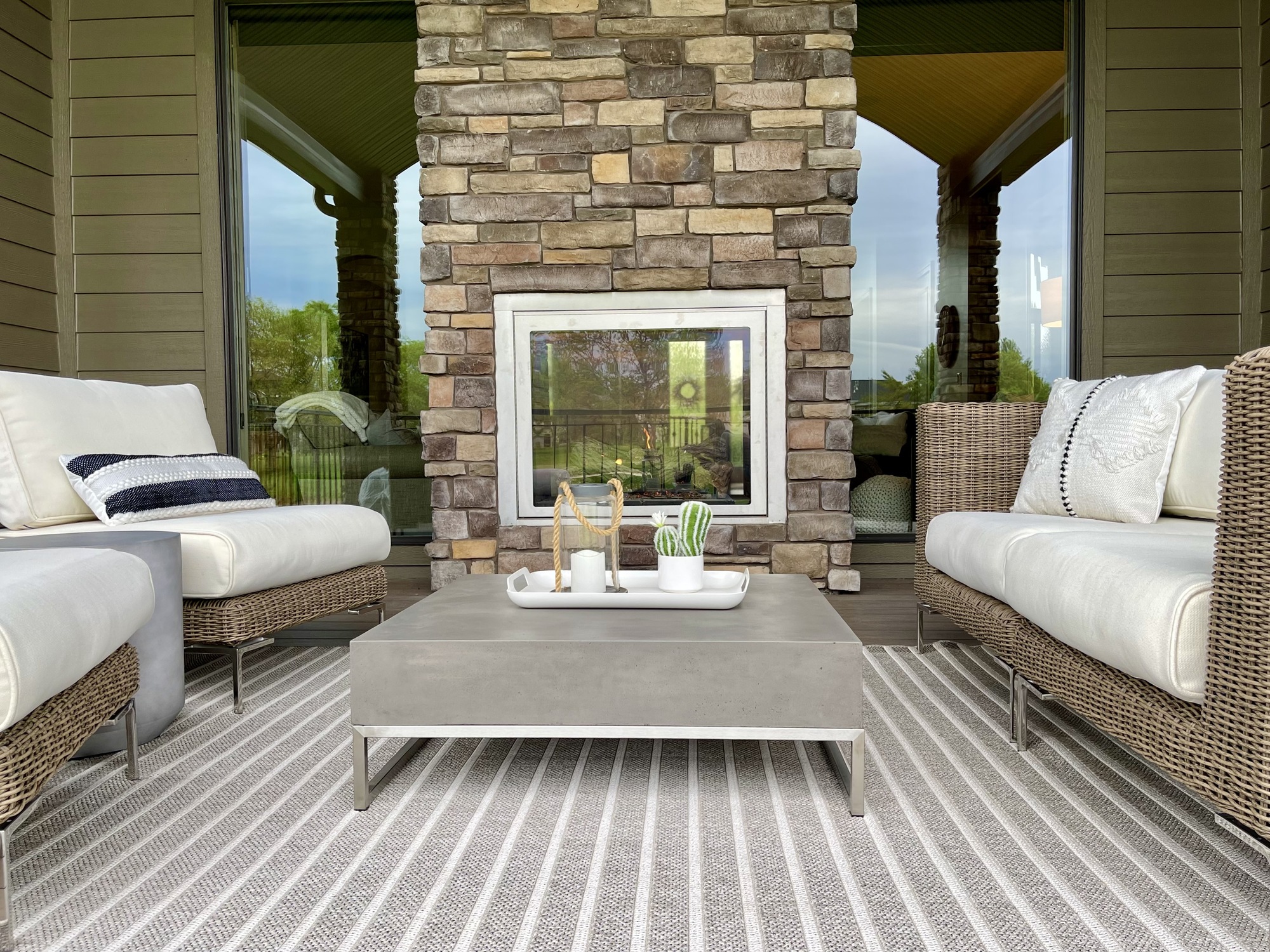 Mid-Century Deck in Lincoln, Nebraska - Photo 7