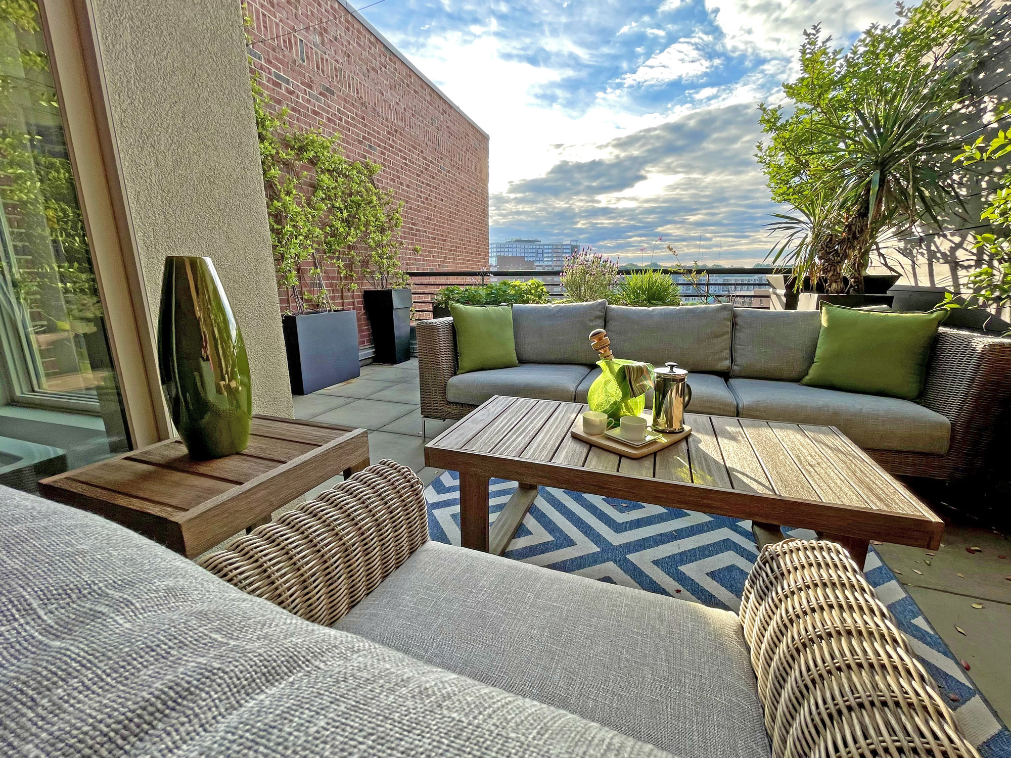 Rooftop Oasis in Atlanta - Gallery photo 2 of 4