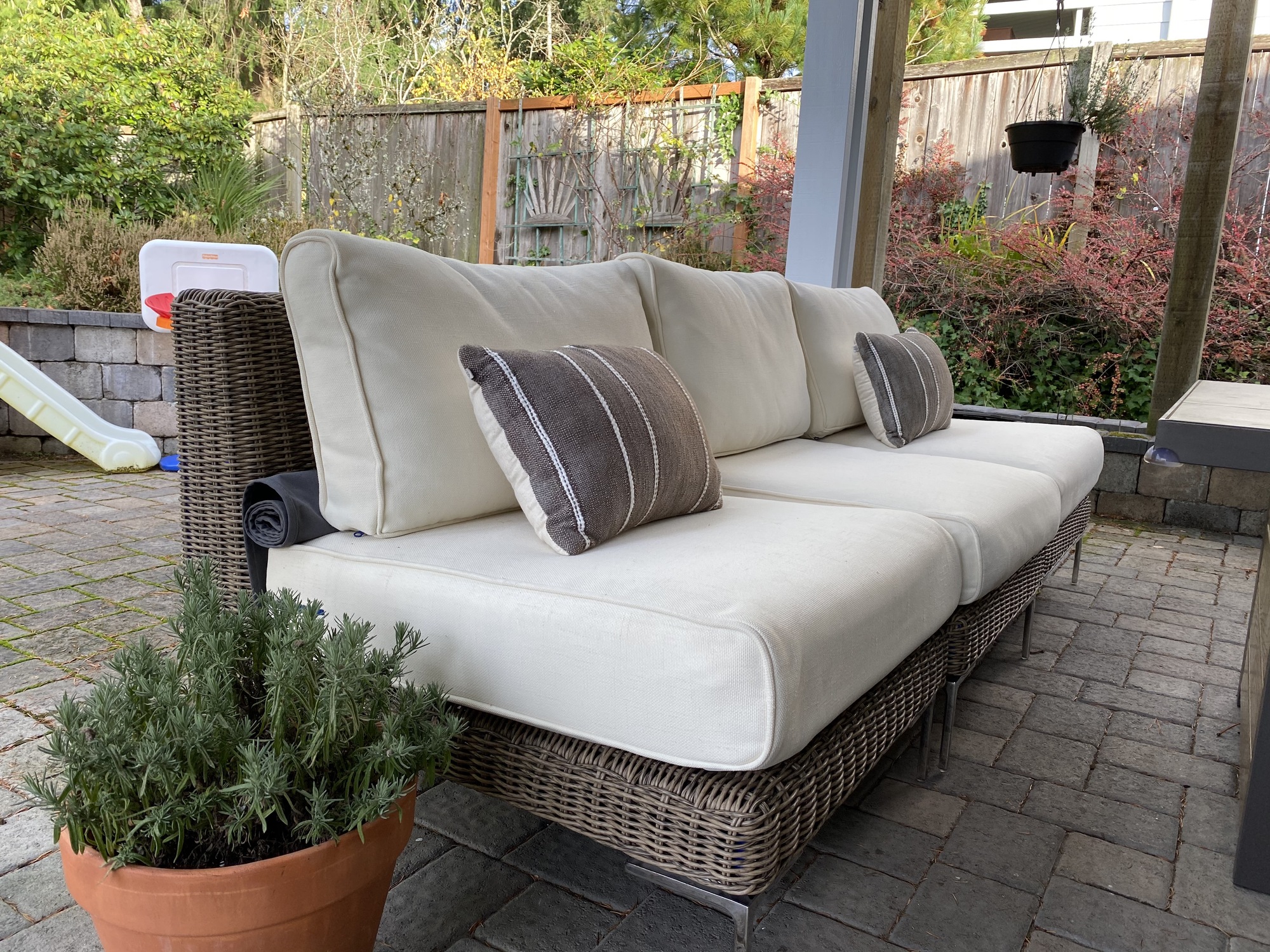 Pool Parties and Dining Al Fresco in Washington State - Photo 4