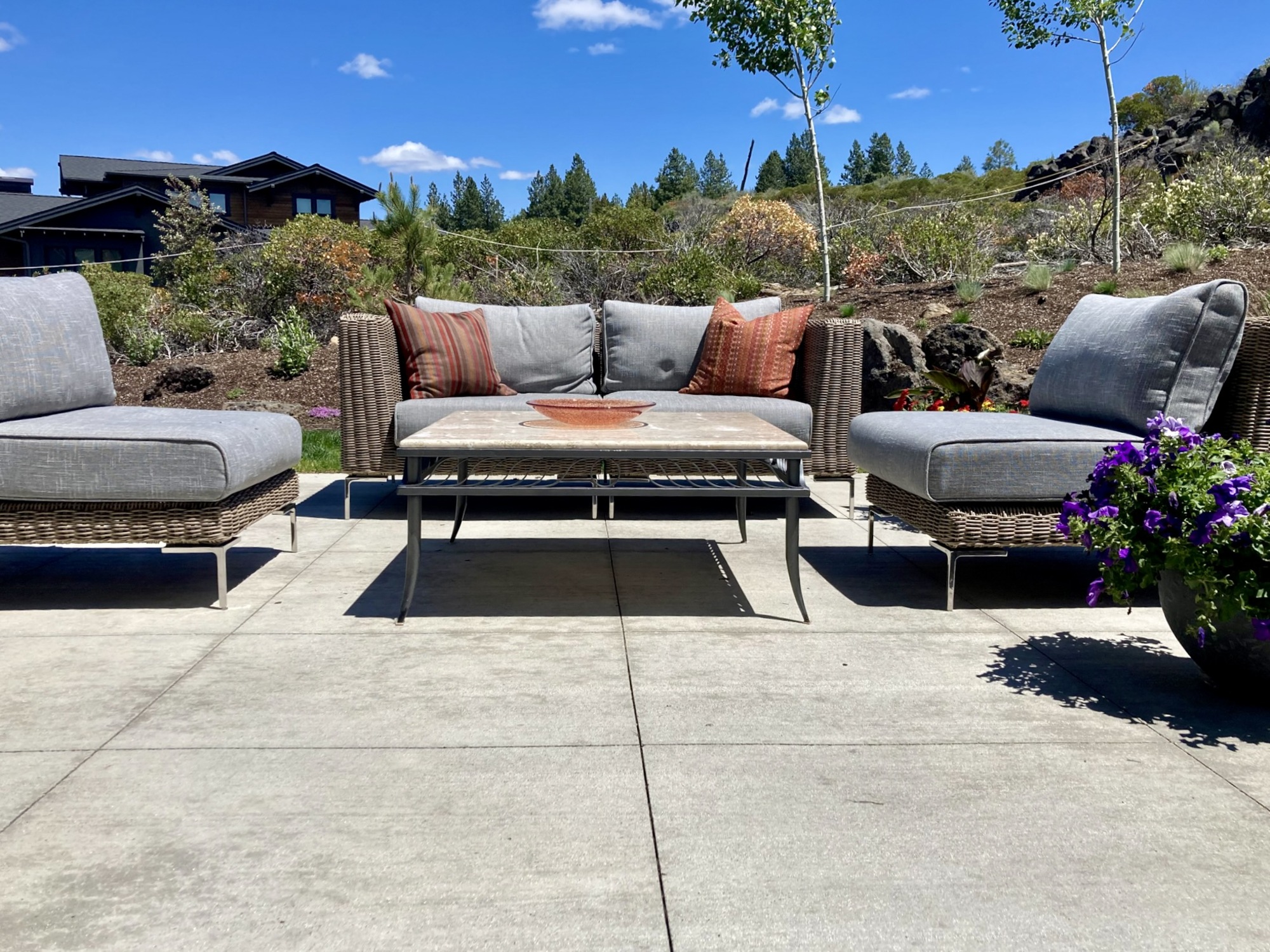 Two Outdoor Enthusiasts’ Modern Farmhouse in Bend, Oregon - Photo 1