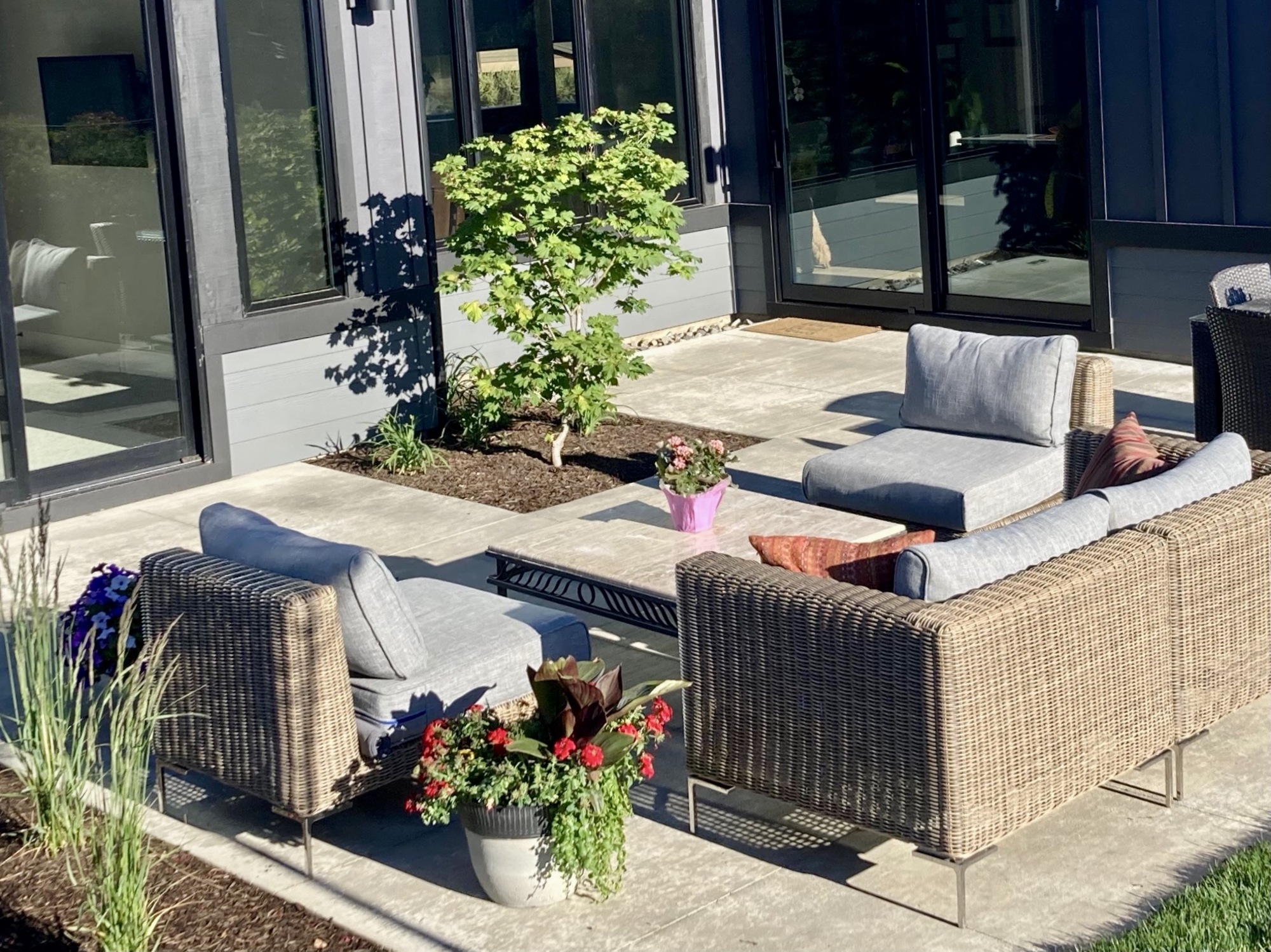 Two Outdoor Enthusiasts’ Modern Farmhouse in Bend, Oregon - Photo 2