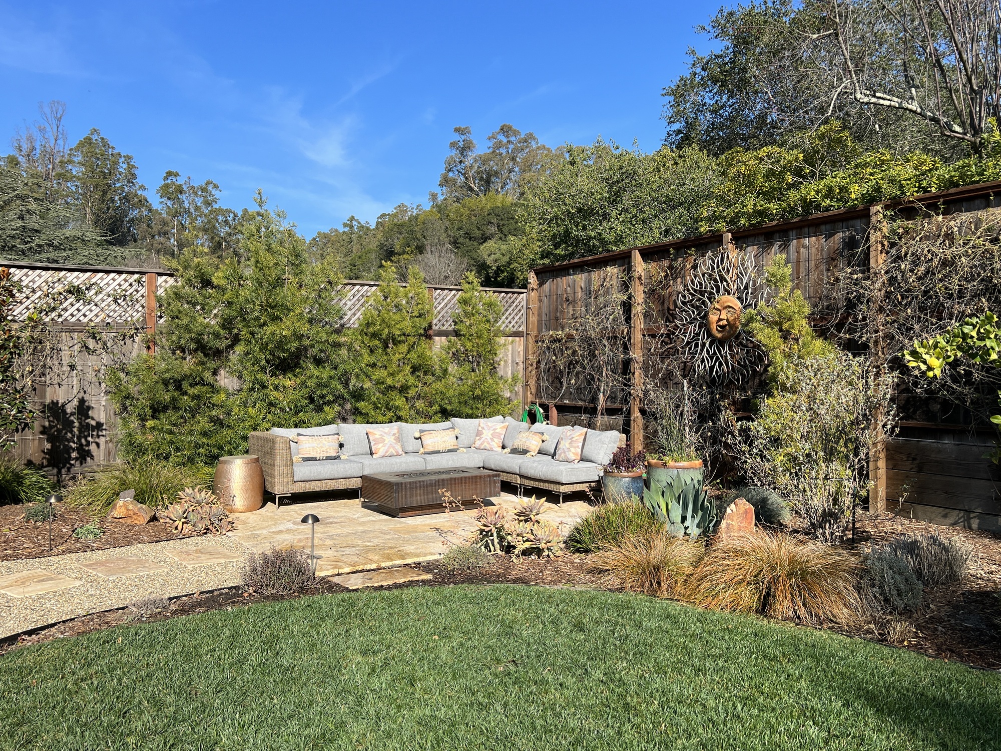 A Social Worker’s Floral Wonderland in San Rafael, CA - Photo 1