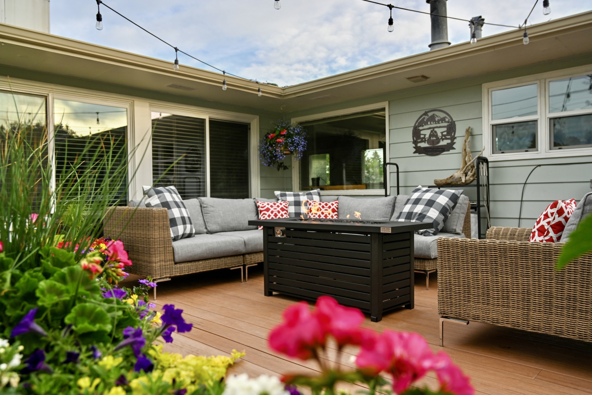 Two Healthcare Workers' Blooming Mid-Century Deck - Photo 1