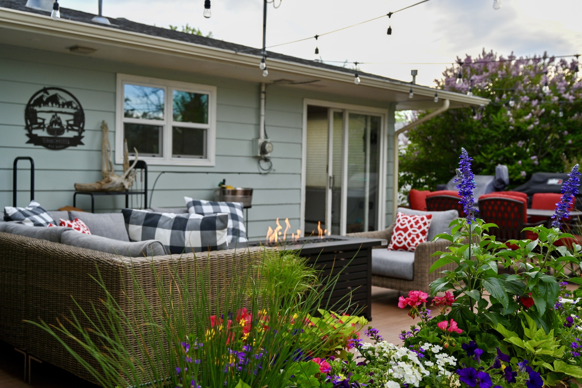 Two Healthcare Workers' Blooming Mid-Century Deck - Photo 2