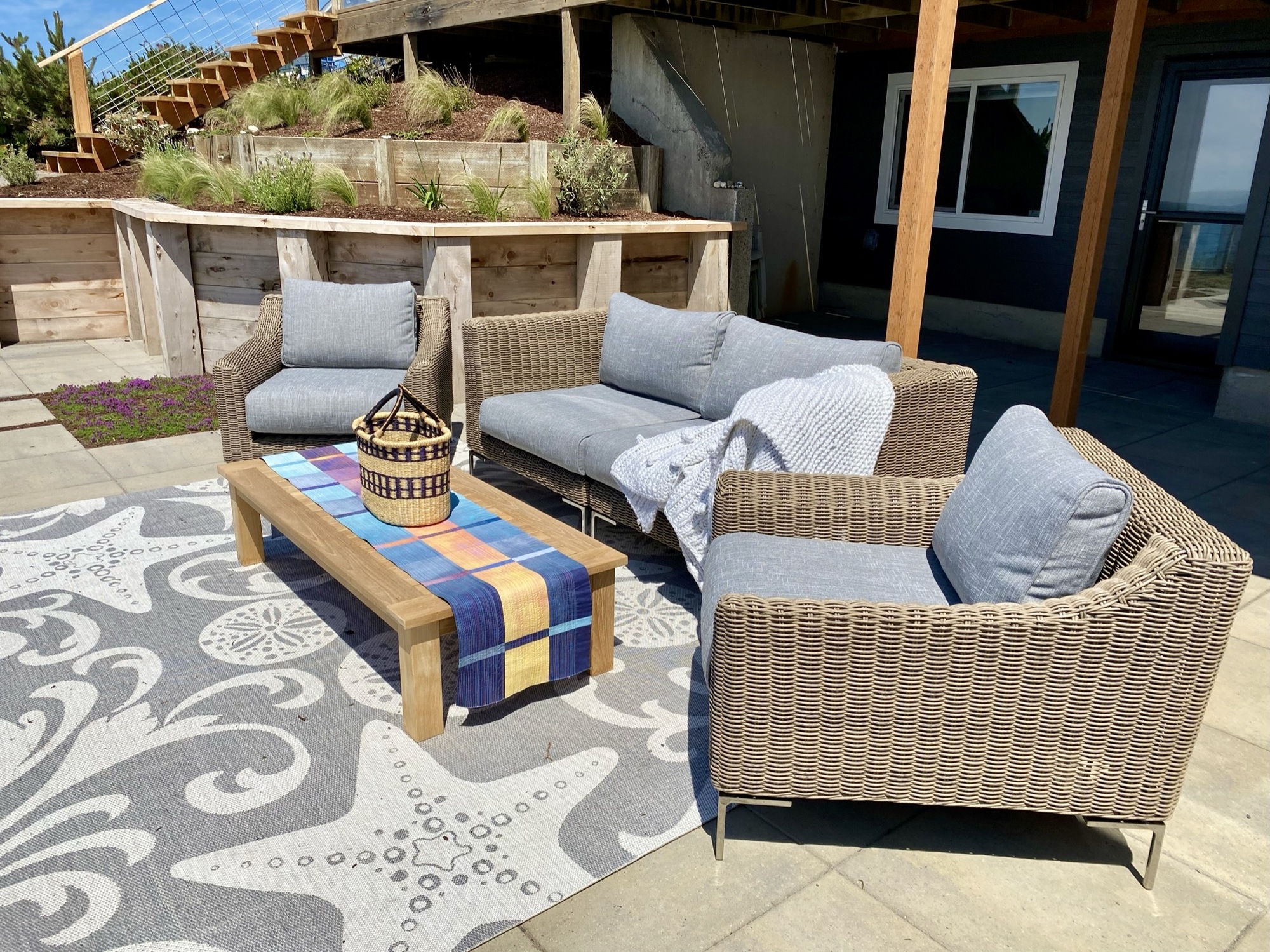 An Extended Family’s Favorite Living Space - Photo 3