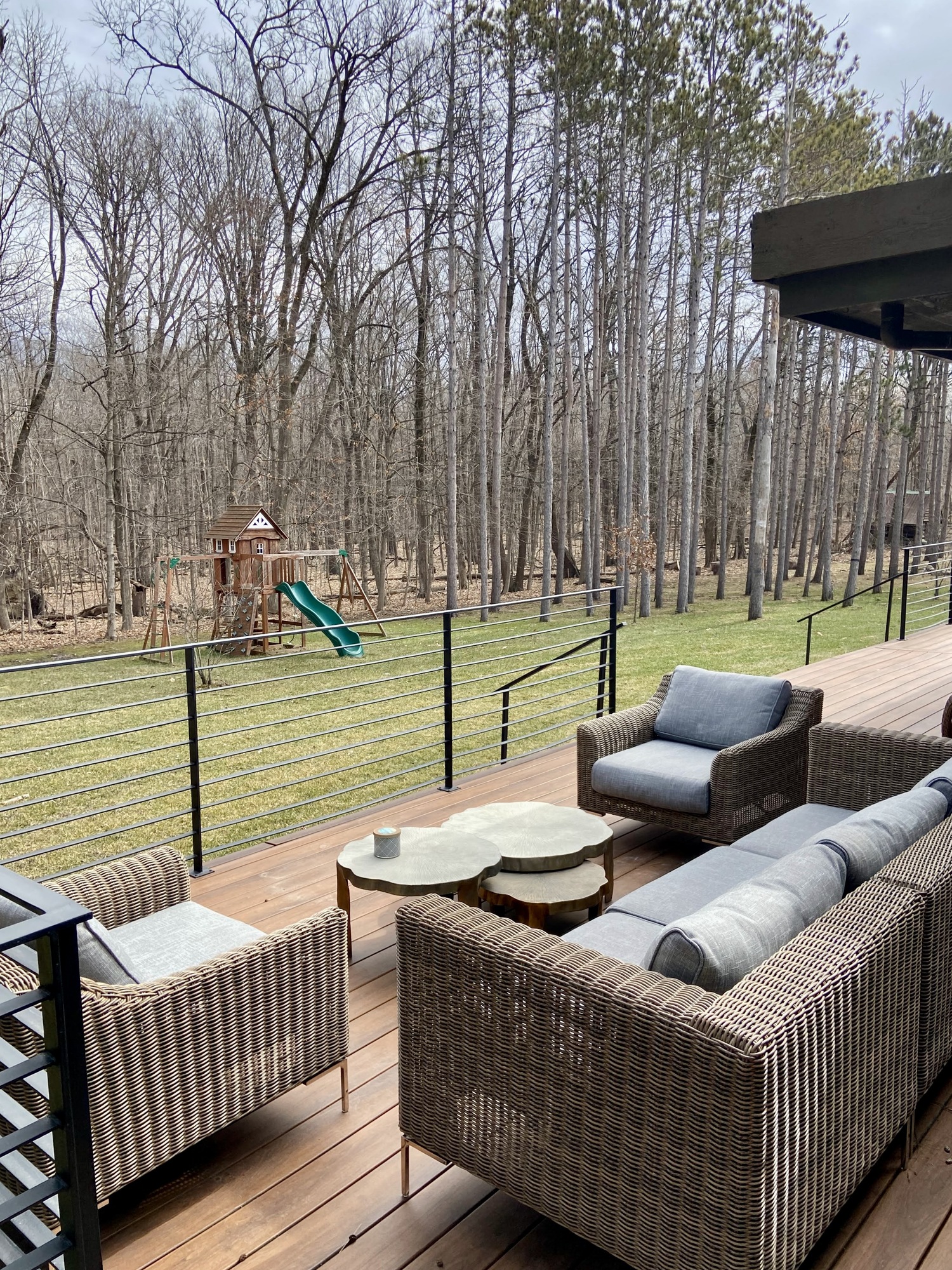 A Relaxing Deck Surrounded by Forest - Photo 4