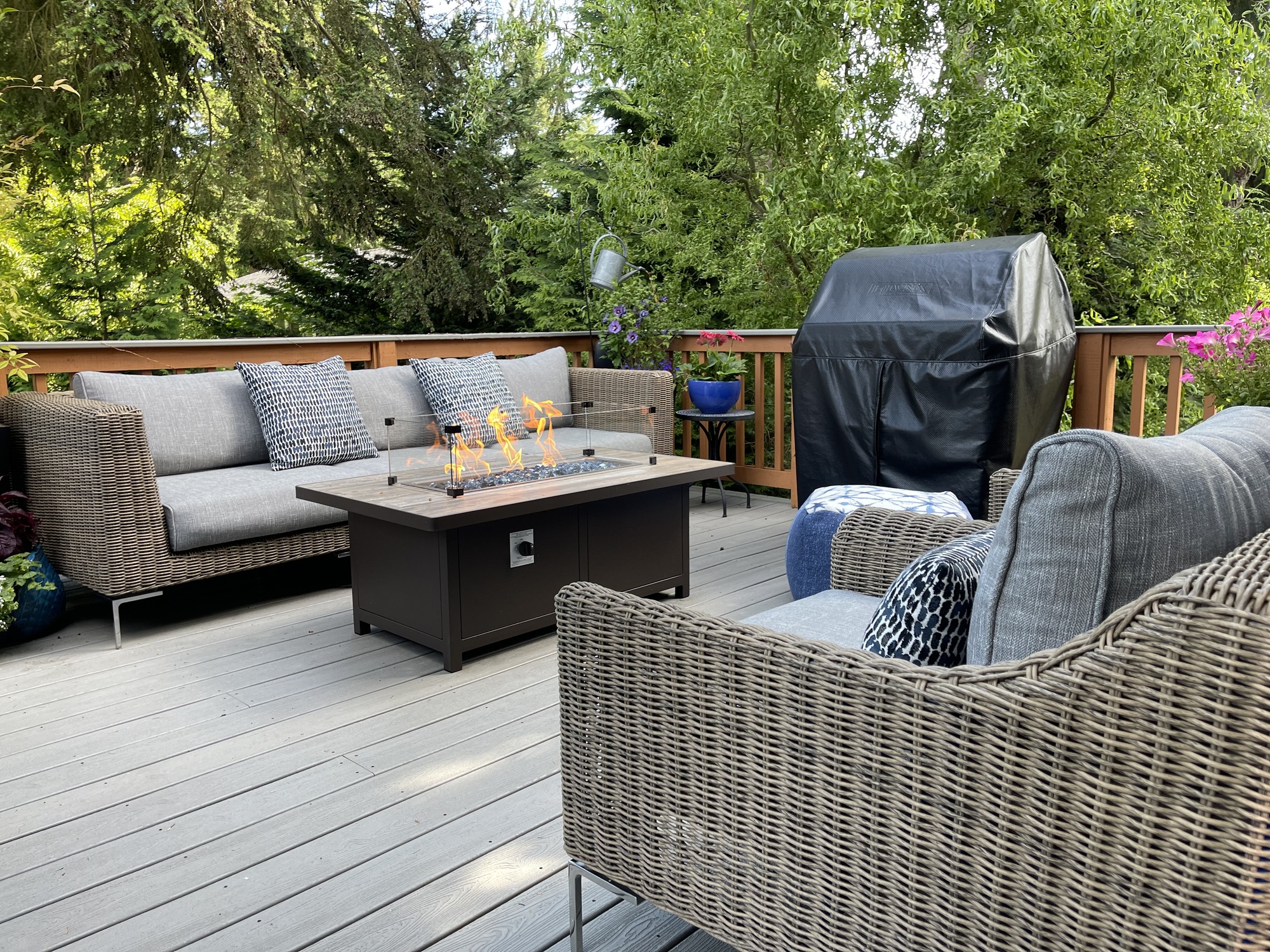 Inviting Upper Deck Among the Trees in Washington - Photo 1