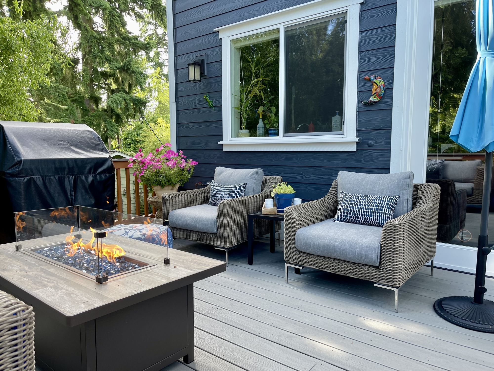 Inviting Upper Deck Among the Trees in Washington - Photo 4