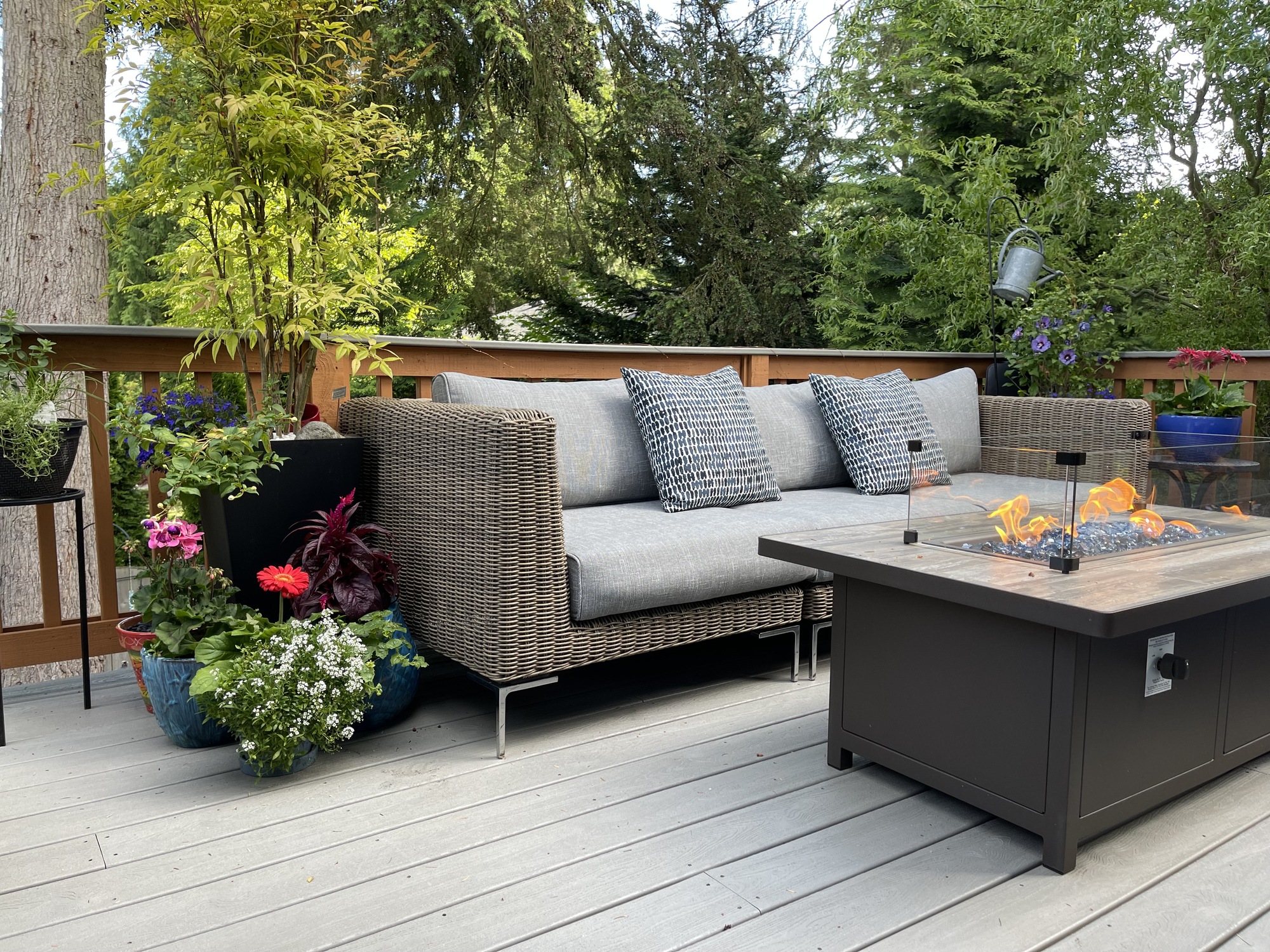 Inviting Upper Deck Among the Trees in Washington - Photo 5