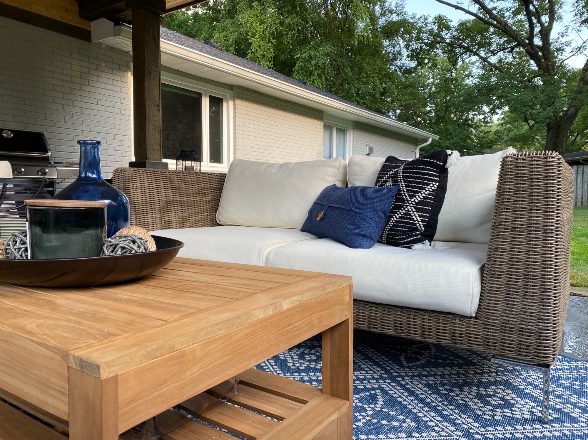 An Inviting Mid-Century Modern Patio in the Midwest - Photo 5