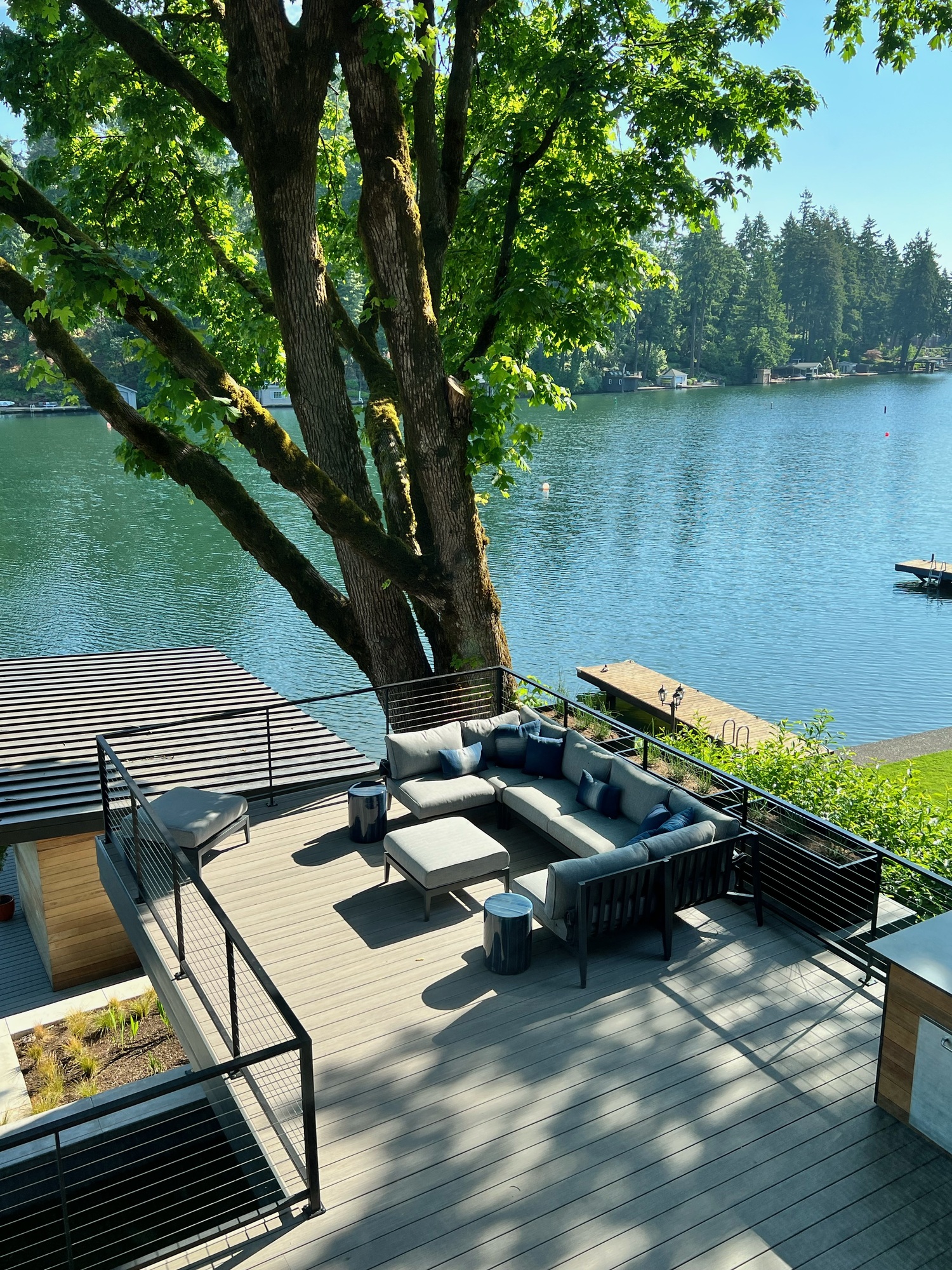 An Outdoorsy Couple’s Spacious Dock and Boat House - Photo 4
