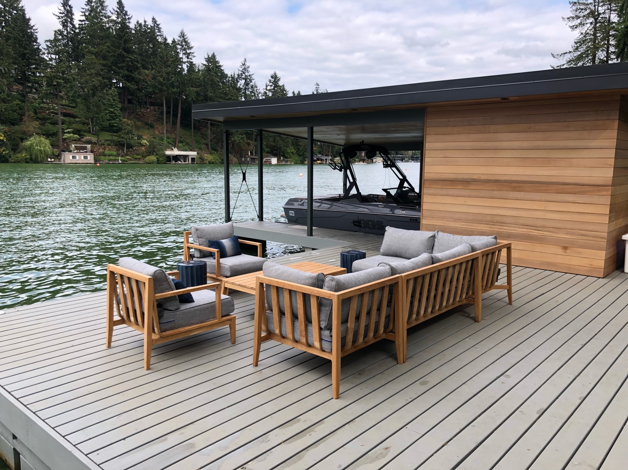 An Outdoorsy Couple’s Spacious Dock and Boat House - Photo 6