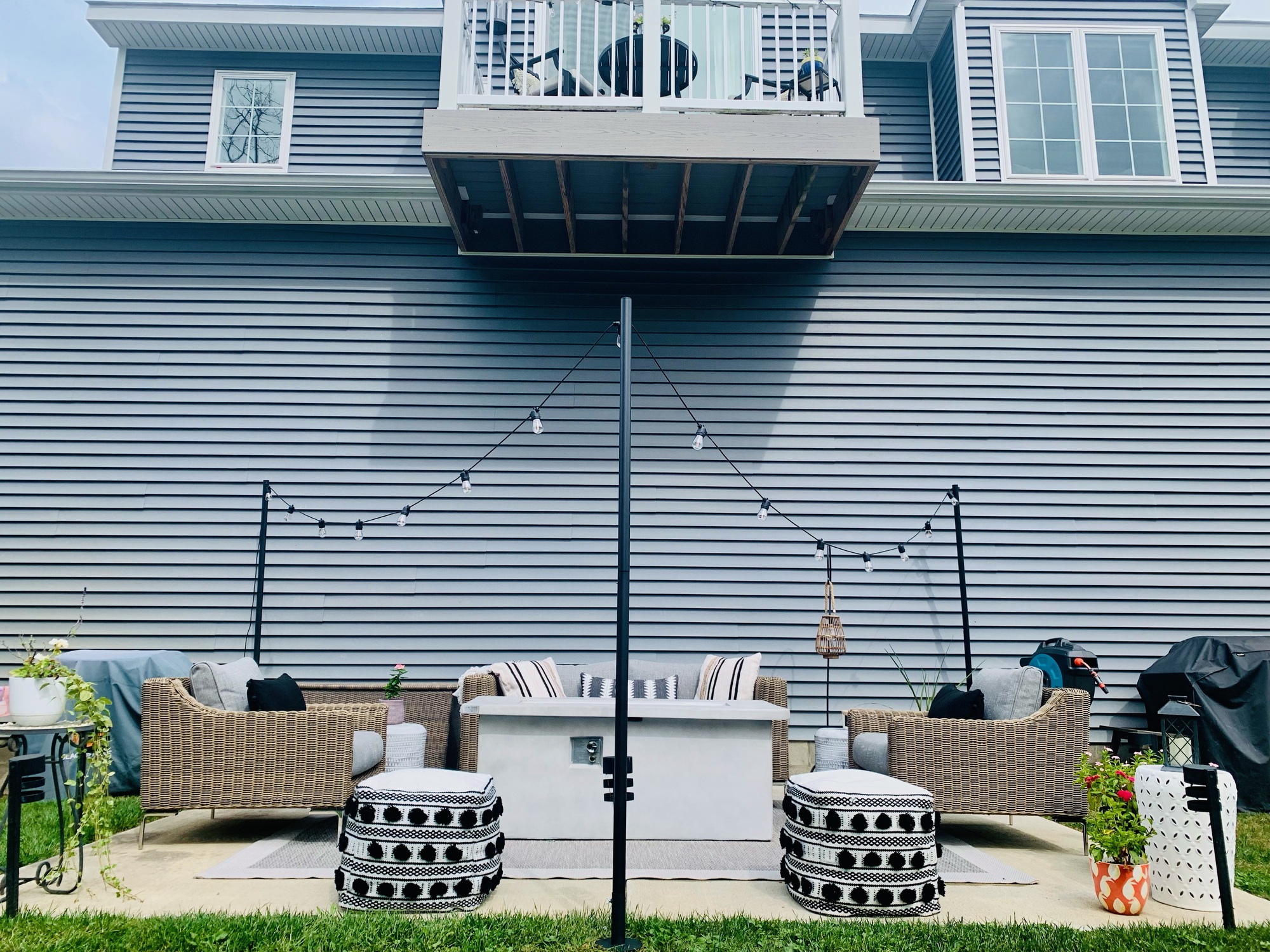 A Cozy Outdoors With Indoor Comforts - Photo 2