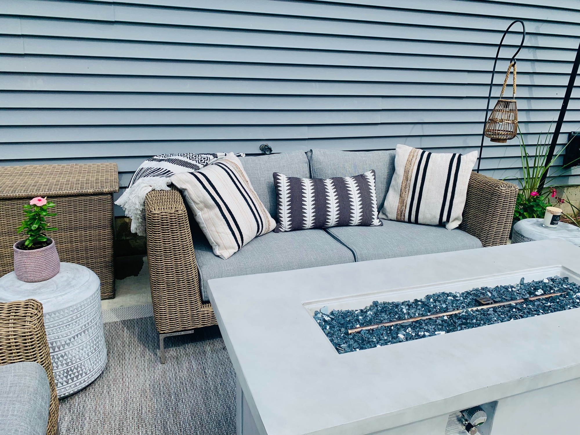 A Cozy Outdoors With Indoor Comforts - Photo 3