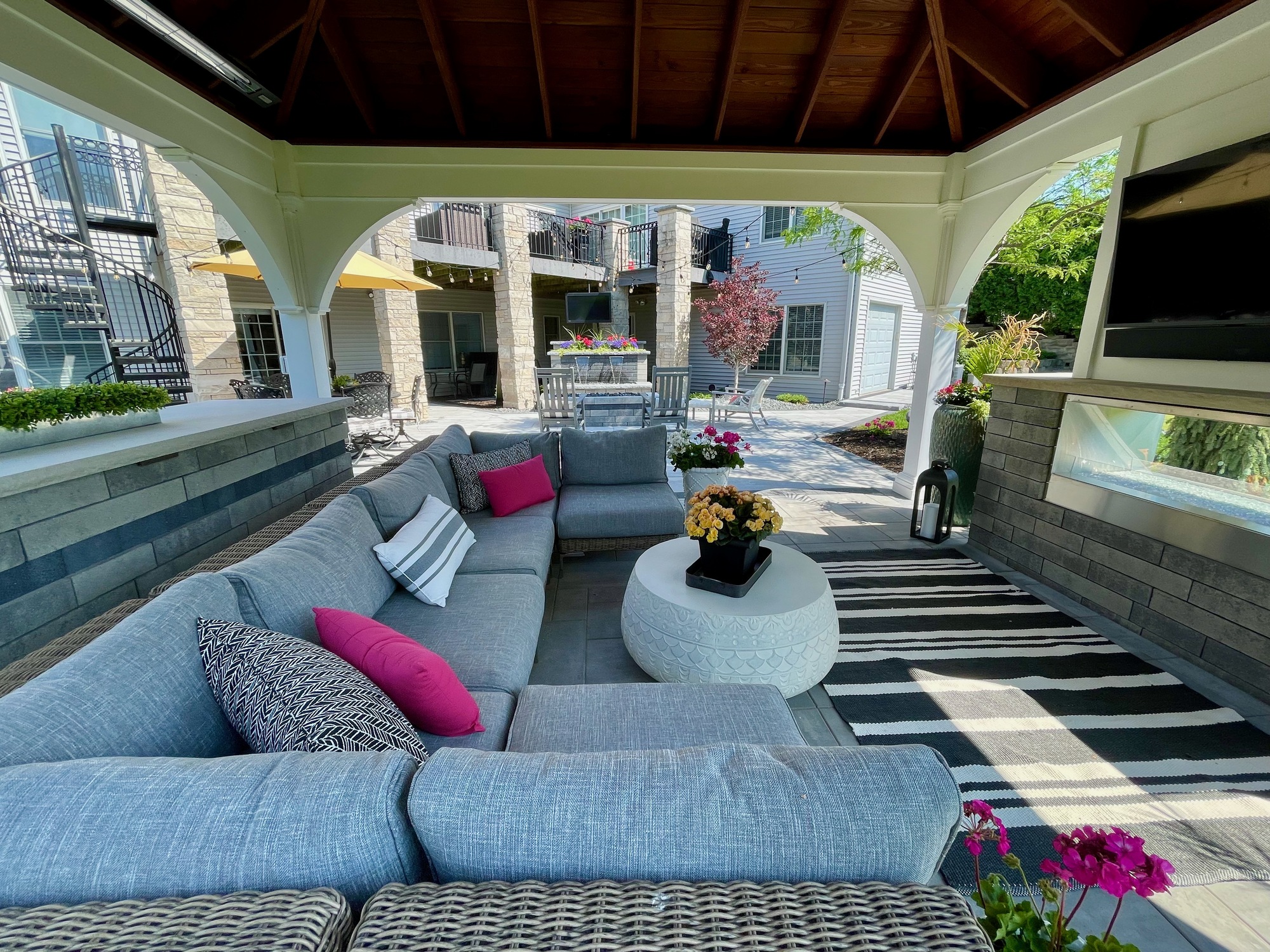 Family-Friendly Backyard in Iowa - Photo 2