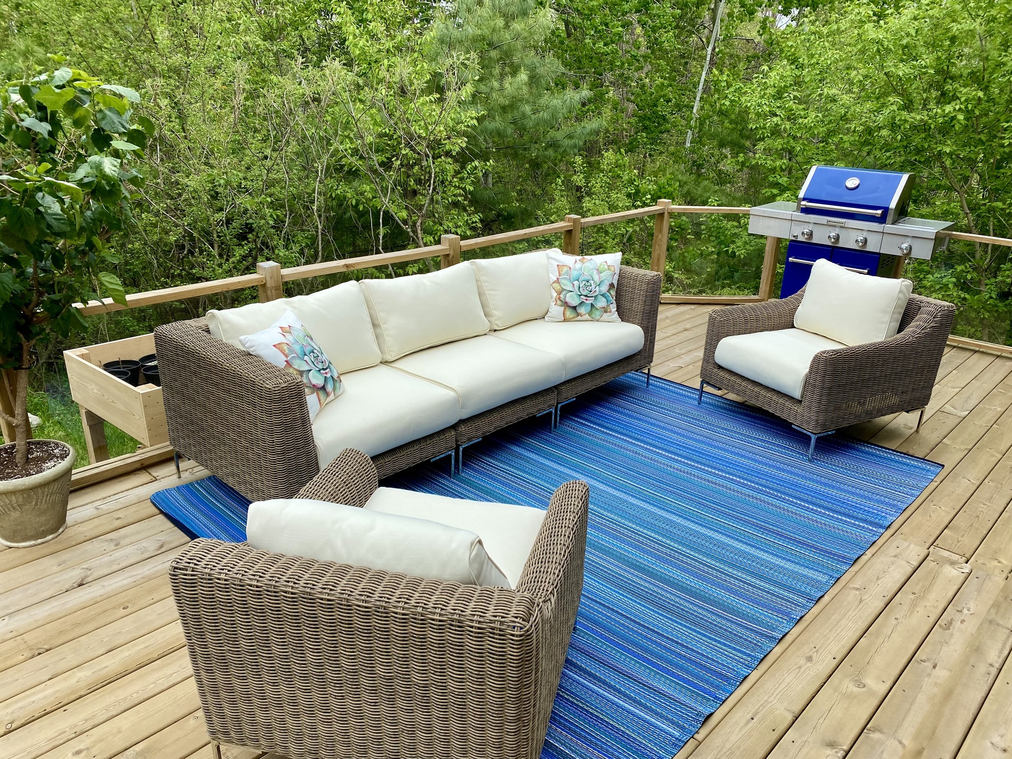 A Relaxed Resort Vibe for a Fun-Loving Family in Michigan - Photo 1