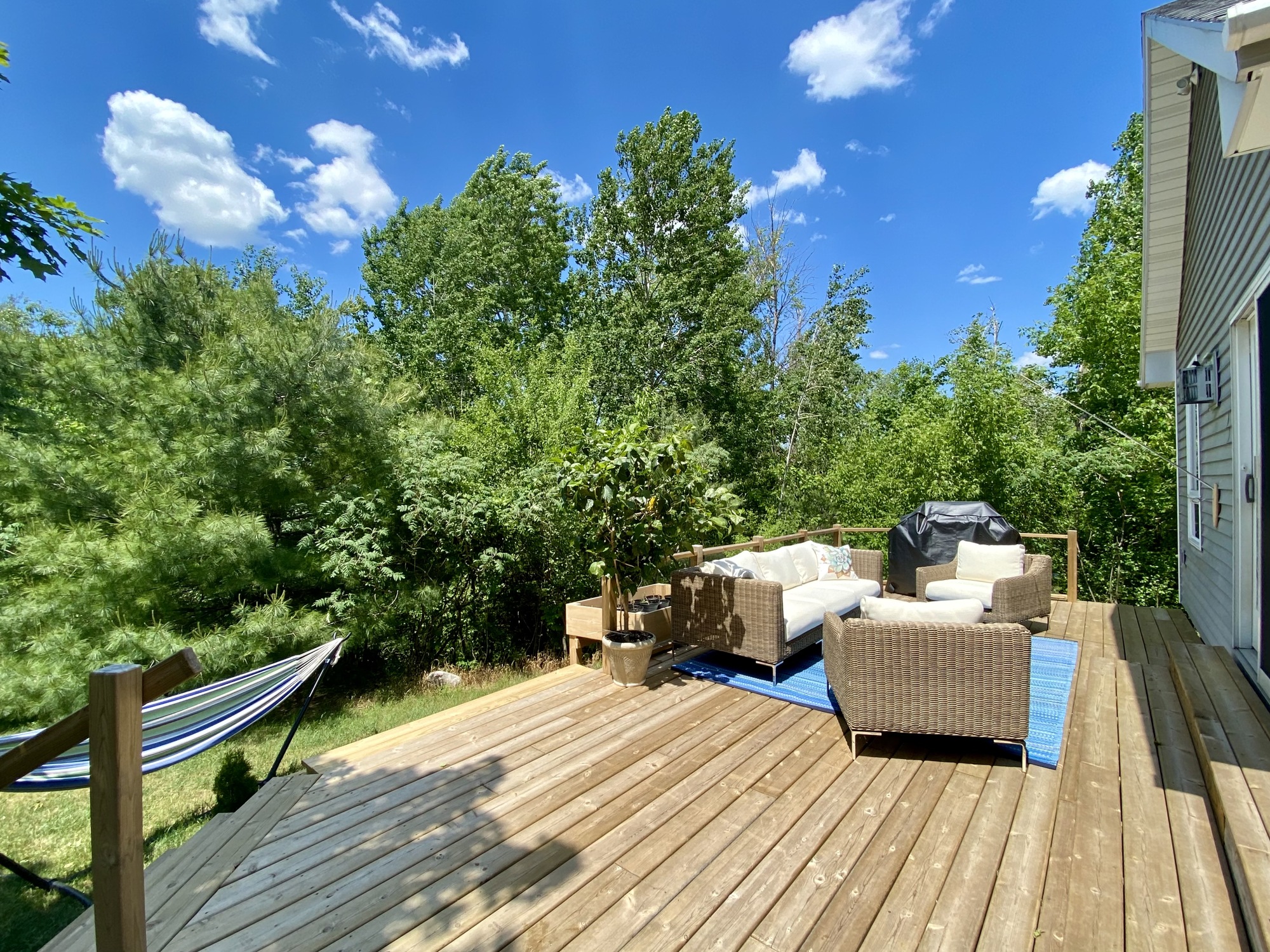 A Relaxed Resort Vibe for a Fun-Loving Family in Michigan - Photo 5