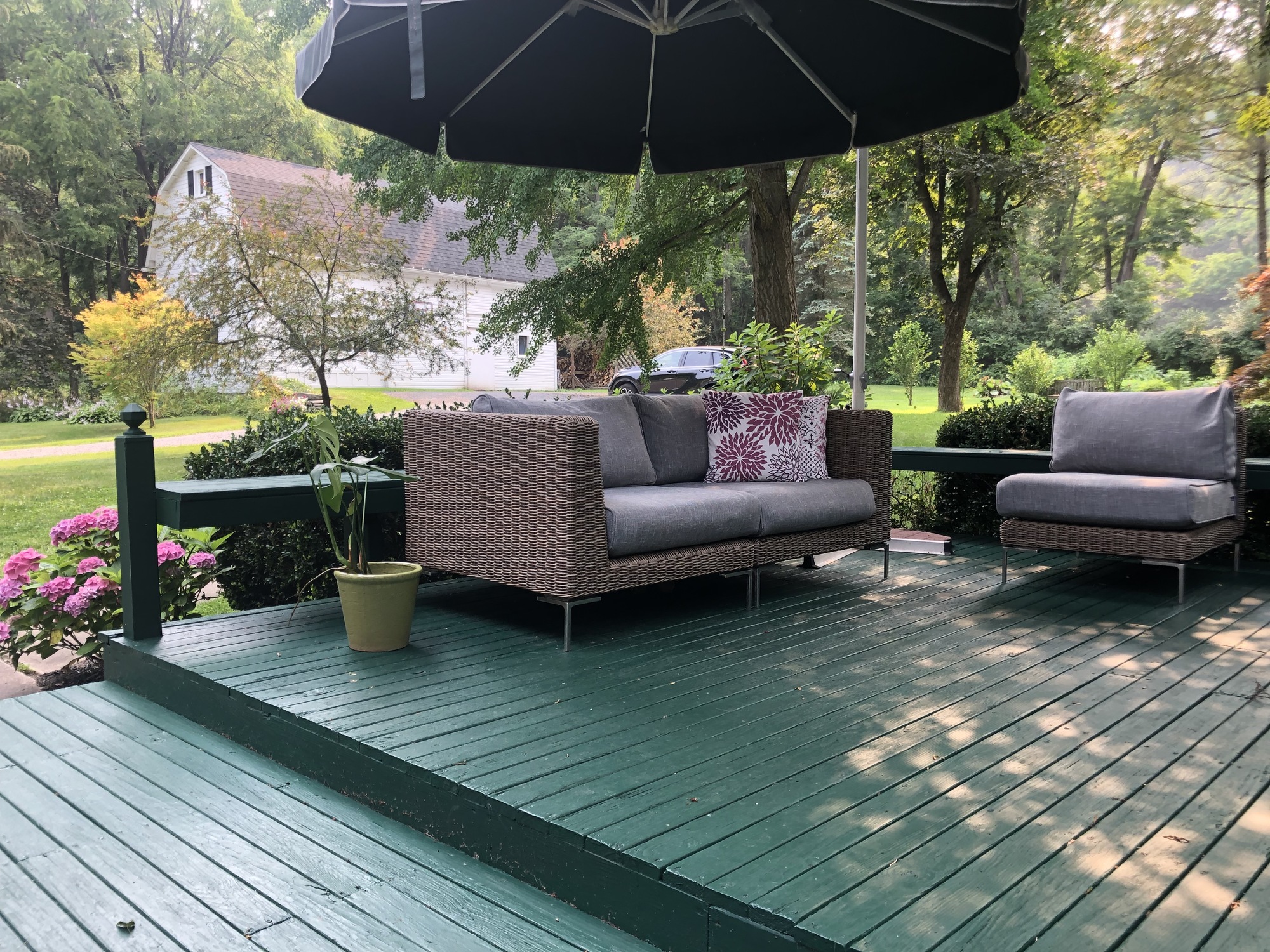 A Private, Wildlife-Friendly Garden and Deck - Photo 1