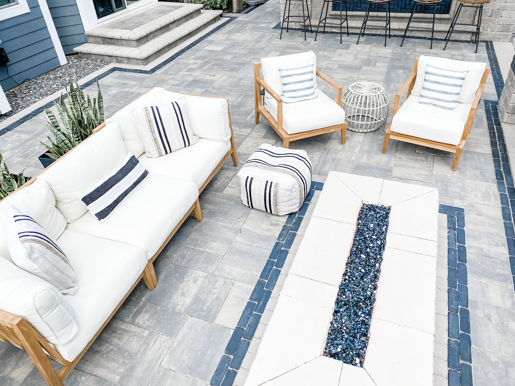 A Social Family’s Rustic Stone Patio in Illinois - Photo 10