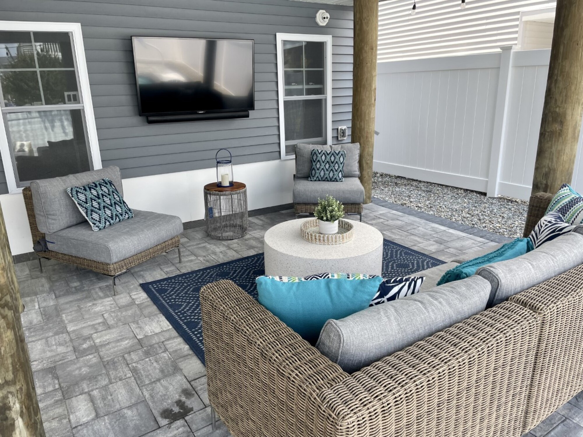 Poolside Entertainment Zone in New Jersey - Photo 5