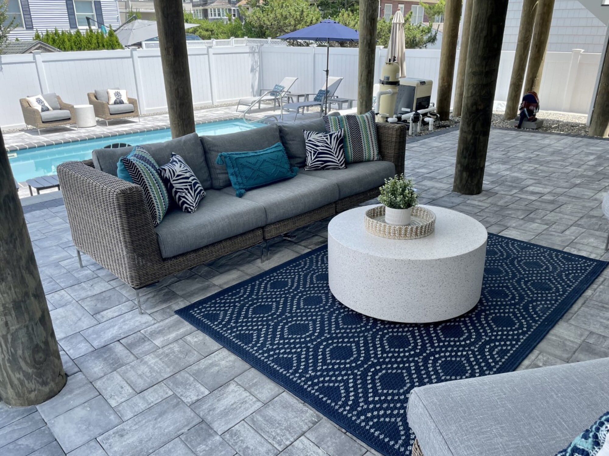 Poolside Entertainment Zone in New Jersey - Photo 6