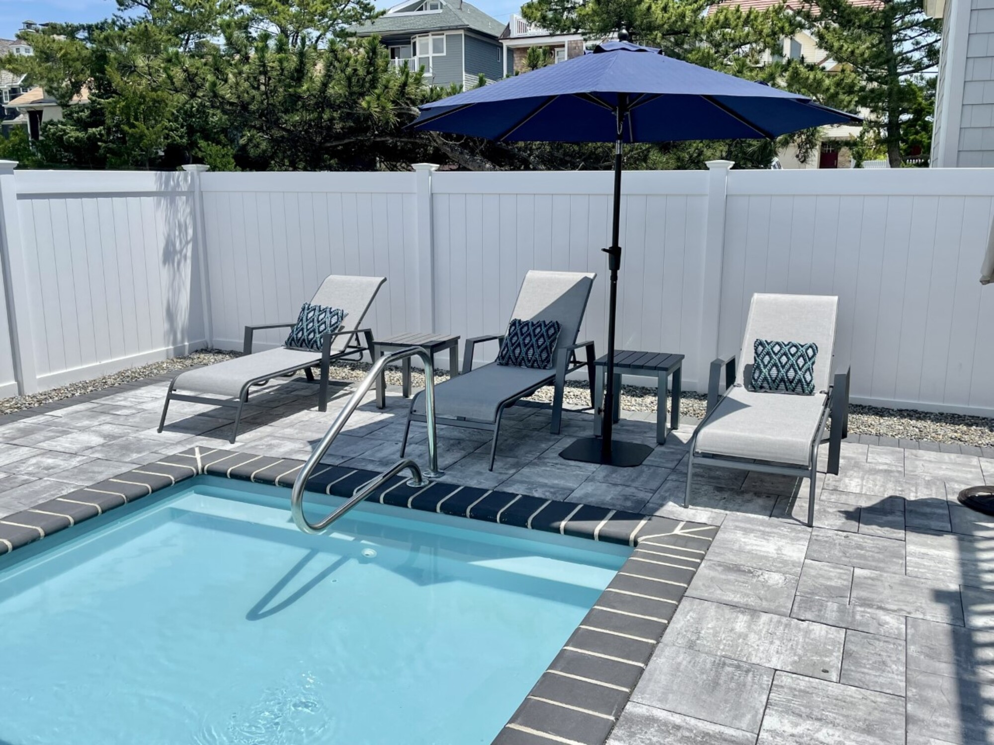 Poolside Entertainment Zone in New Jersey - Photo 9