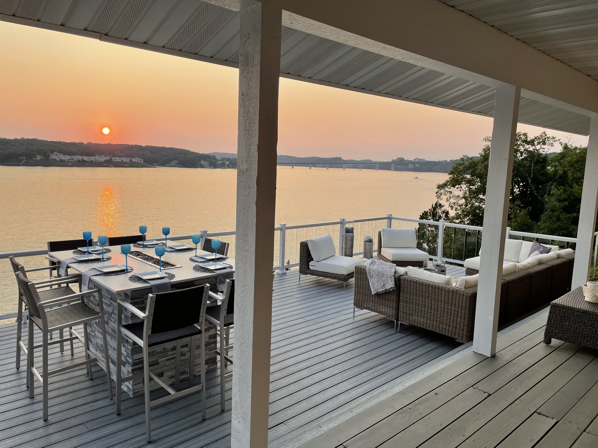 A Cliffside, Lakefront Deck Overlooking the Ozarks - Photo 9