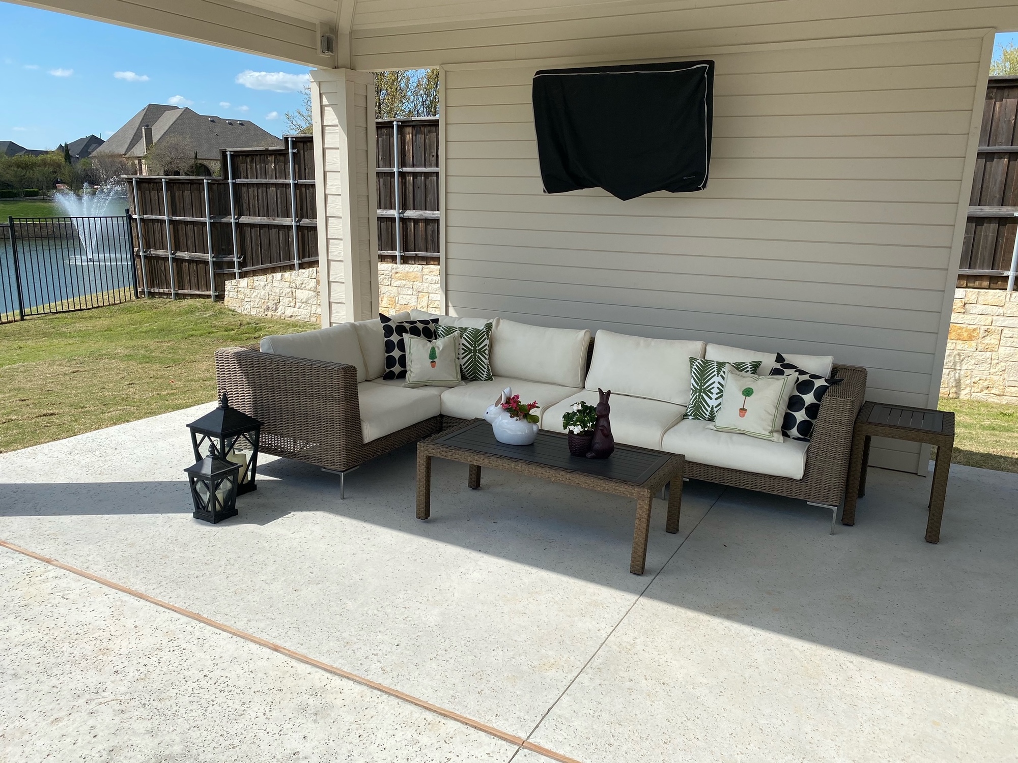 Contemporary Patio + Pool in Texas - Photo 4