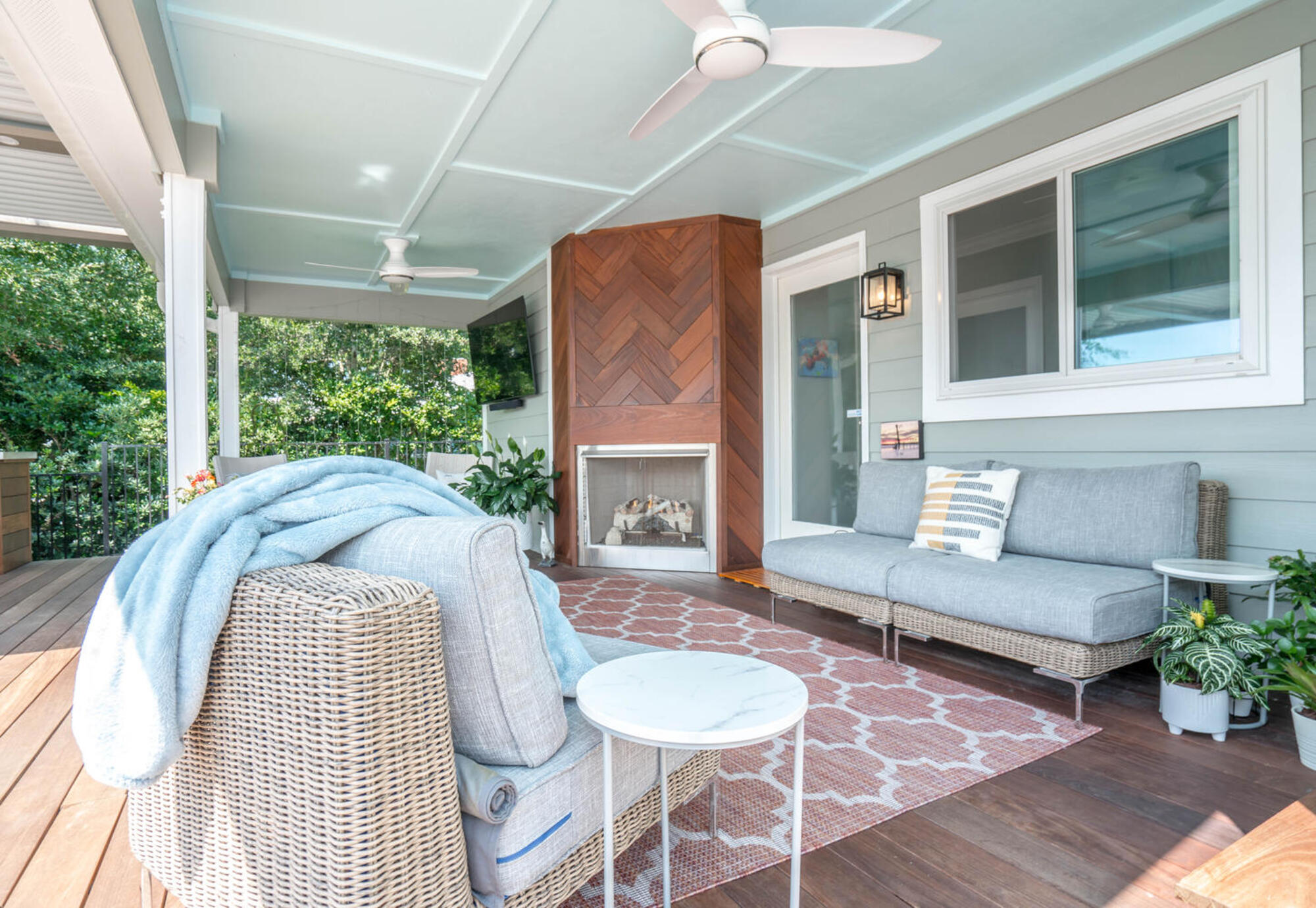 A Deck Designed for Gathering in North Carolina - Photo 11