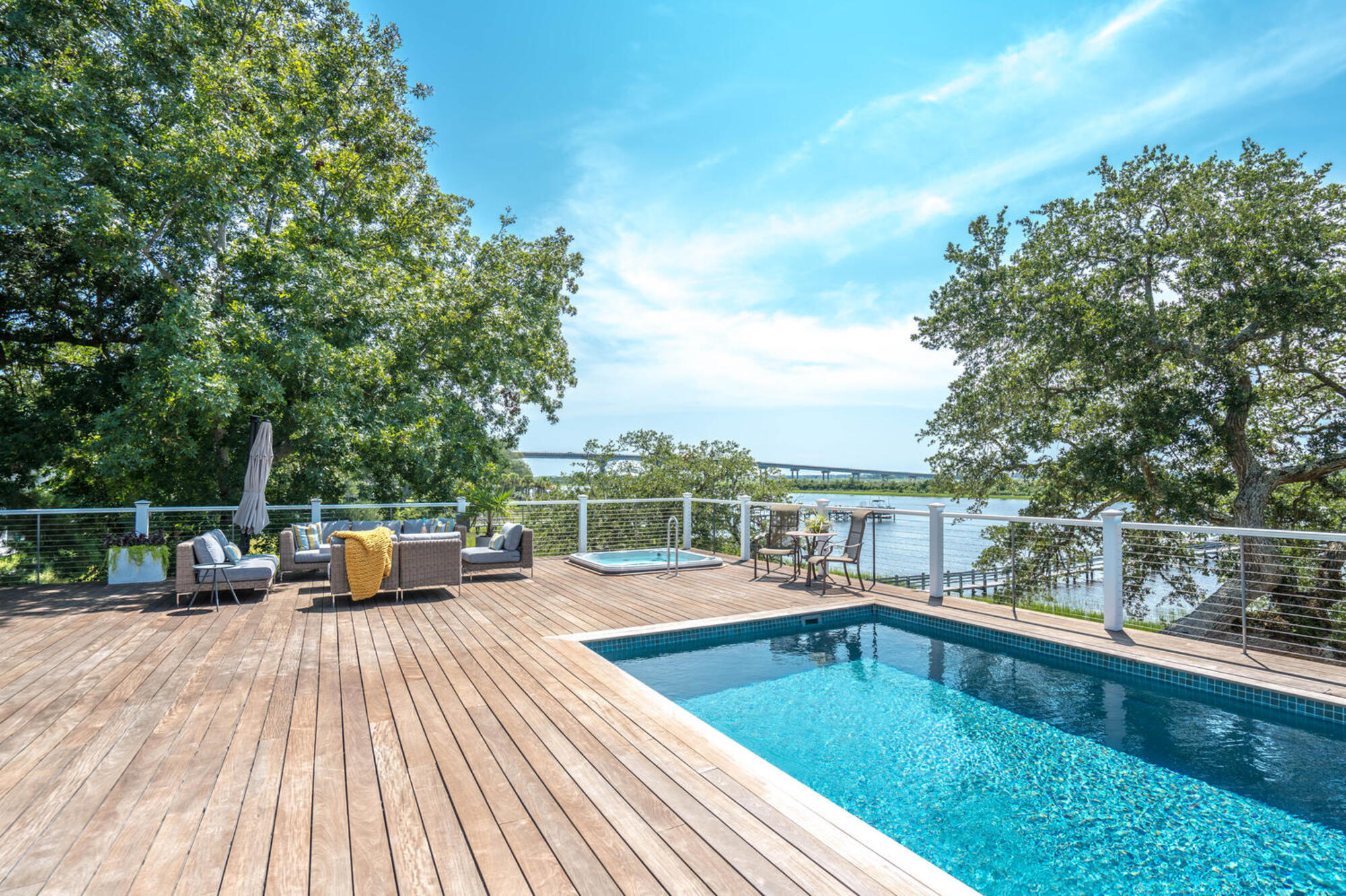 A Deck Designed for Gathering in North Carolina - Photo 18