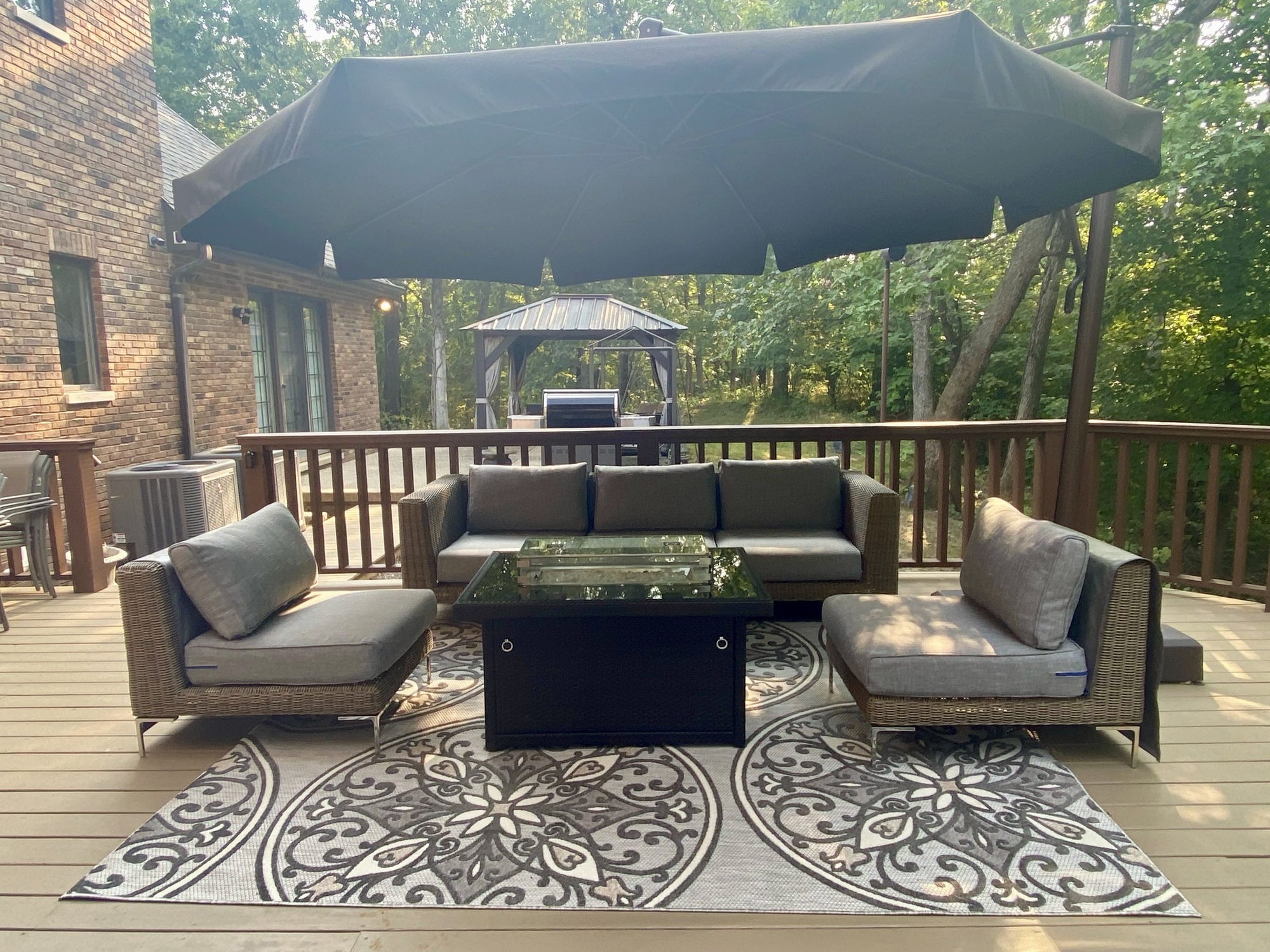 Expansive Deck in Illinois - Photo 3