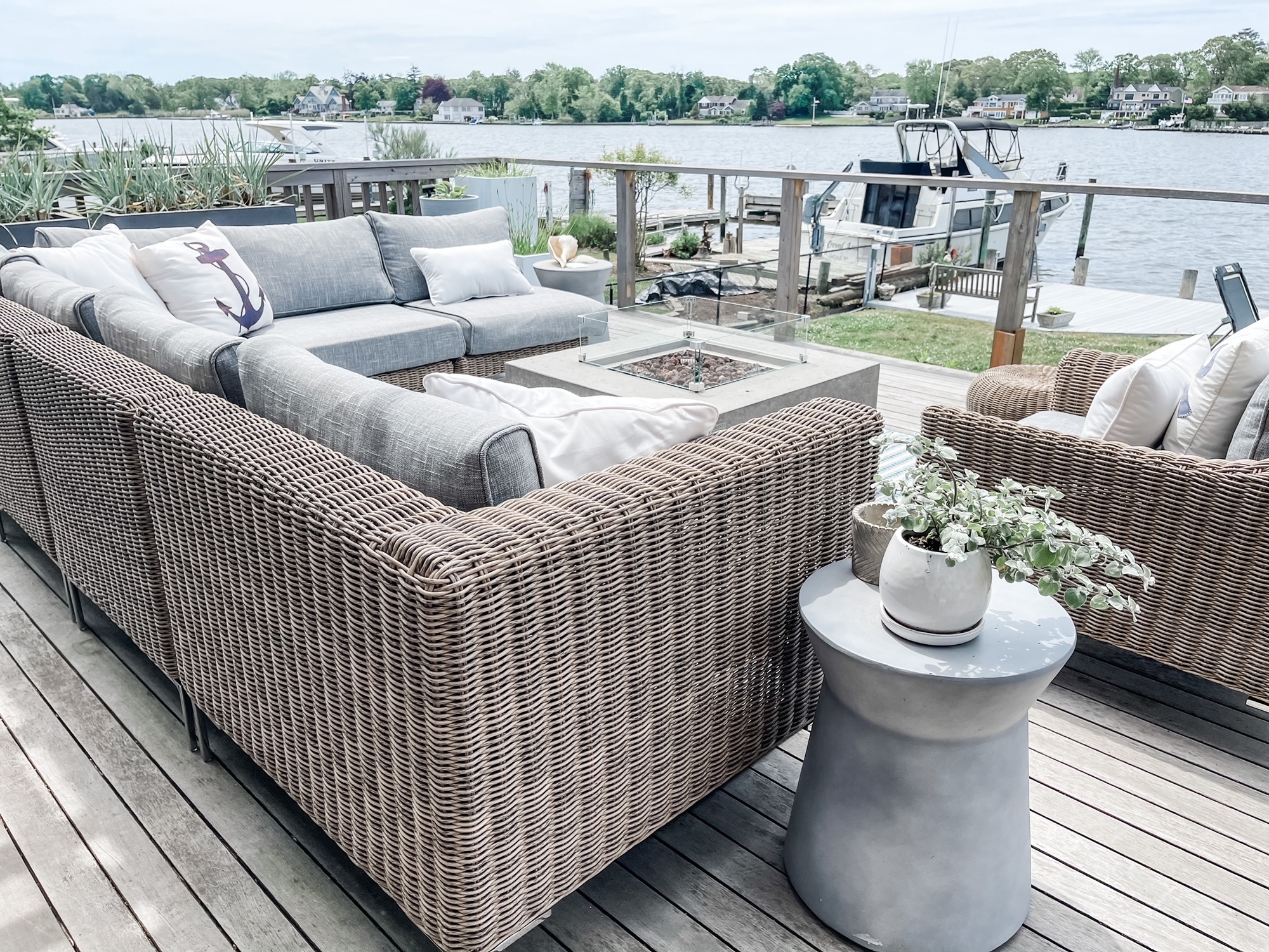 A Classic Hamptons-Style Raised Deck in Oakdale, NY - Photo 3