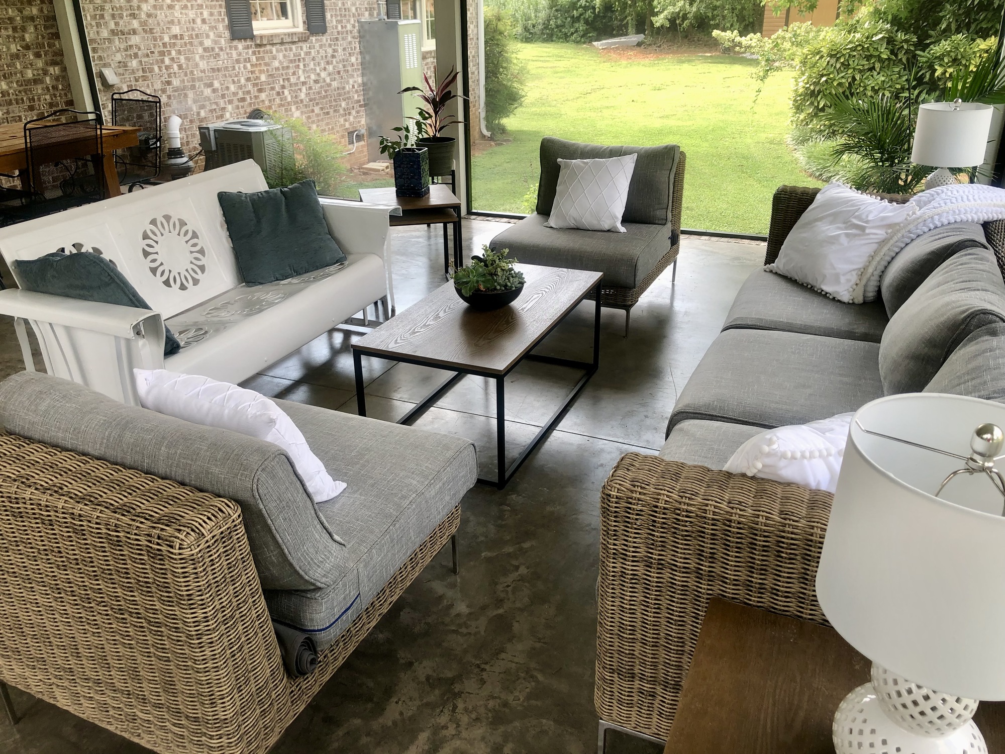 A Stylist’s Cozy Screened-In Porch in South Carolina - Photo 2