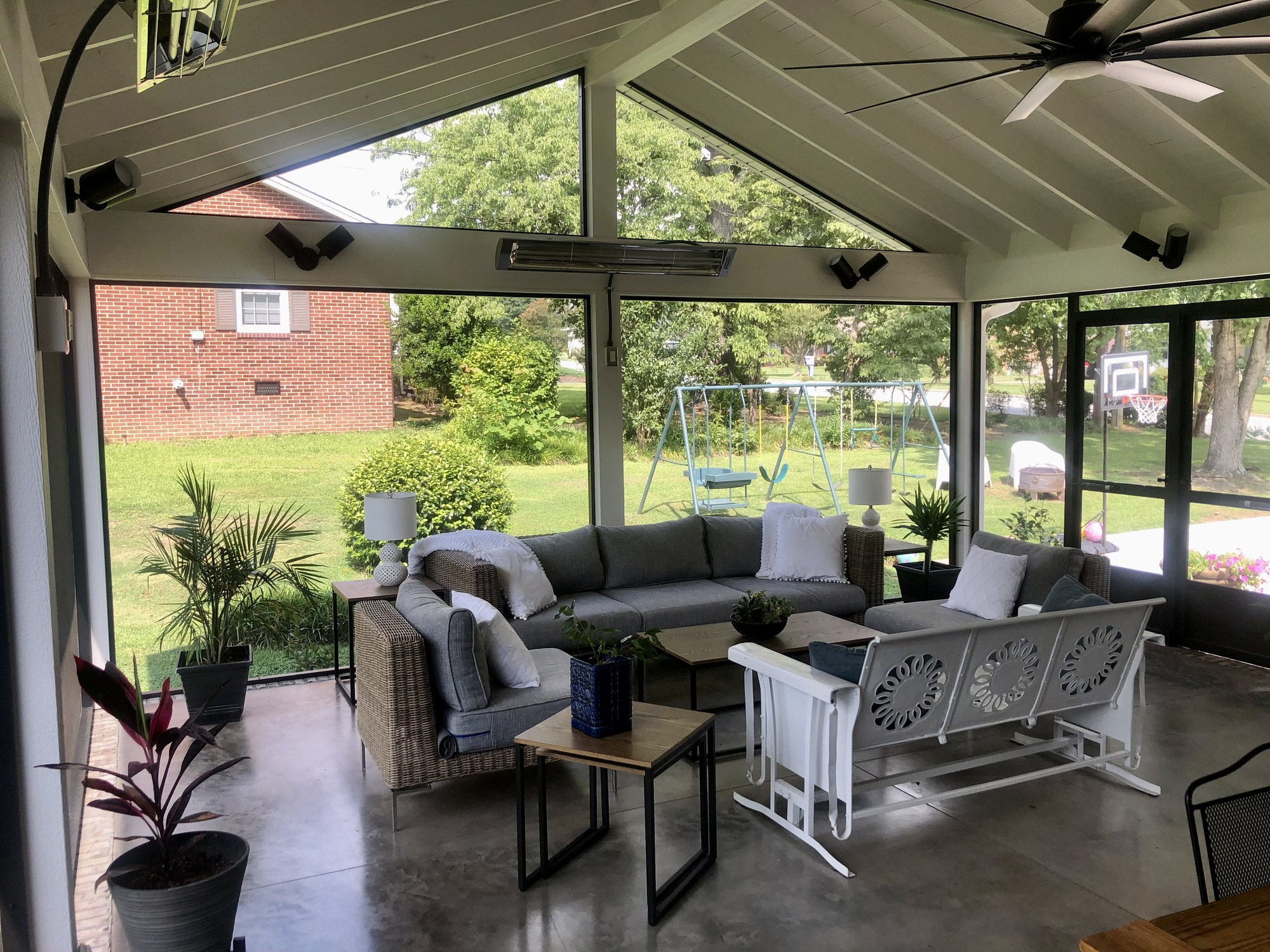 A Stylist’s Cozy Screened-In Porch in South Carolina - Photo 4