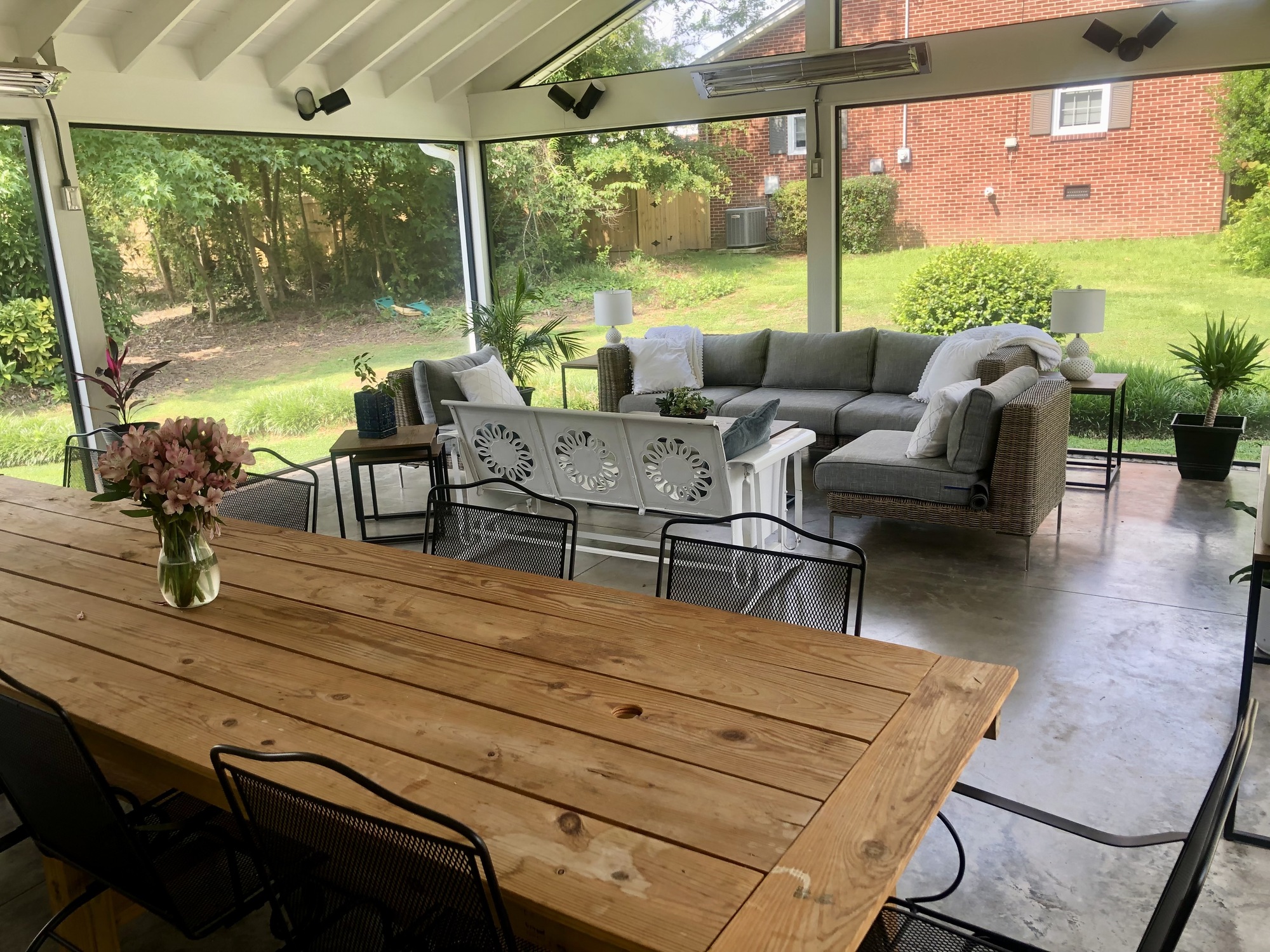 A Stylist’s Cozy Screened-In Porch in South Carolina - Photo 5