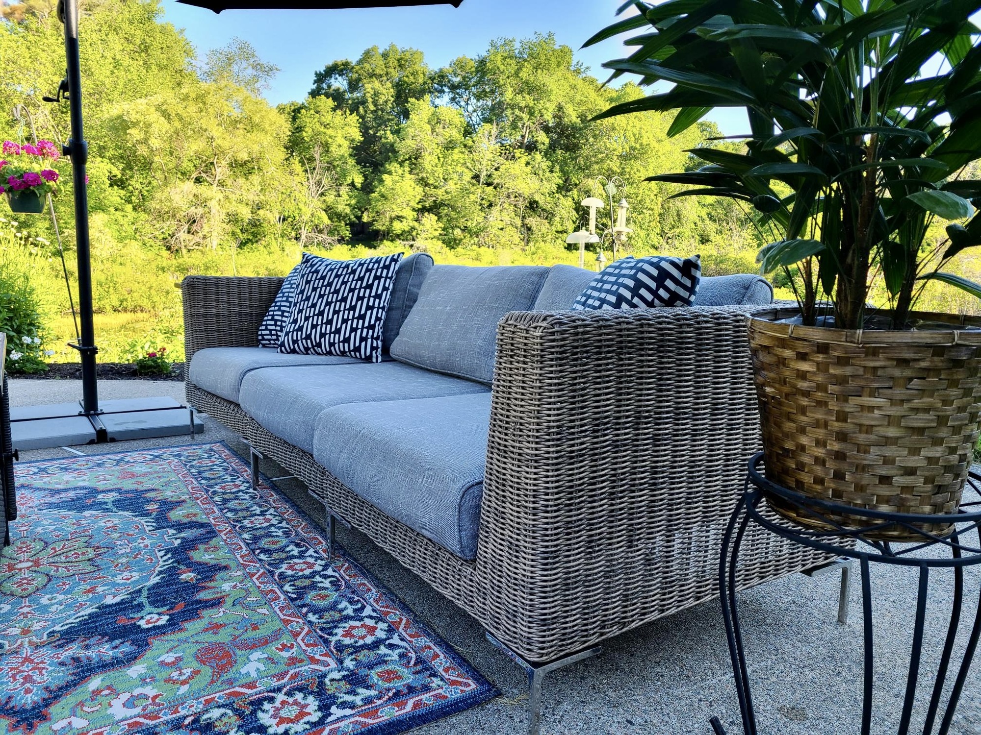 A Family’s Pond-Side Backyard Teeming with Wildlife - Photo 4