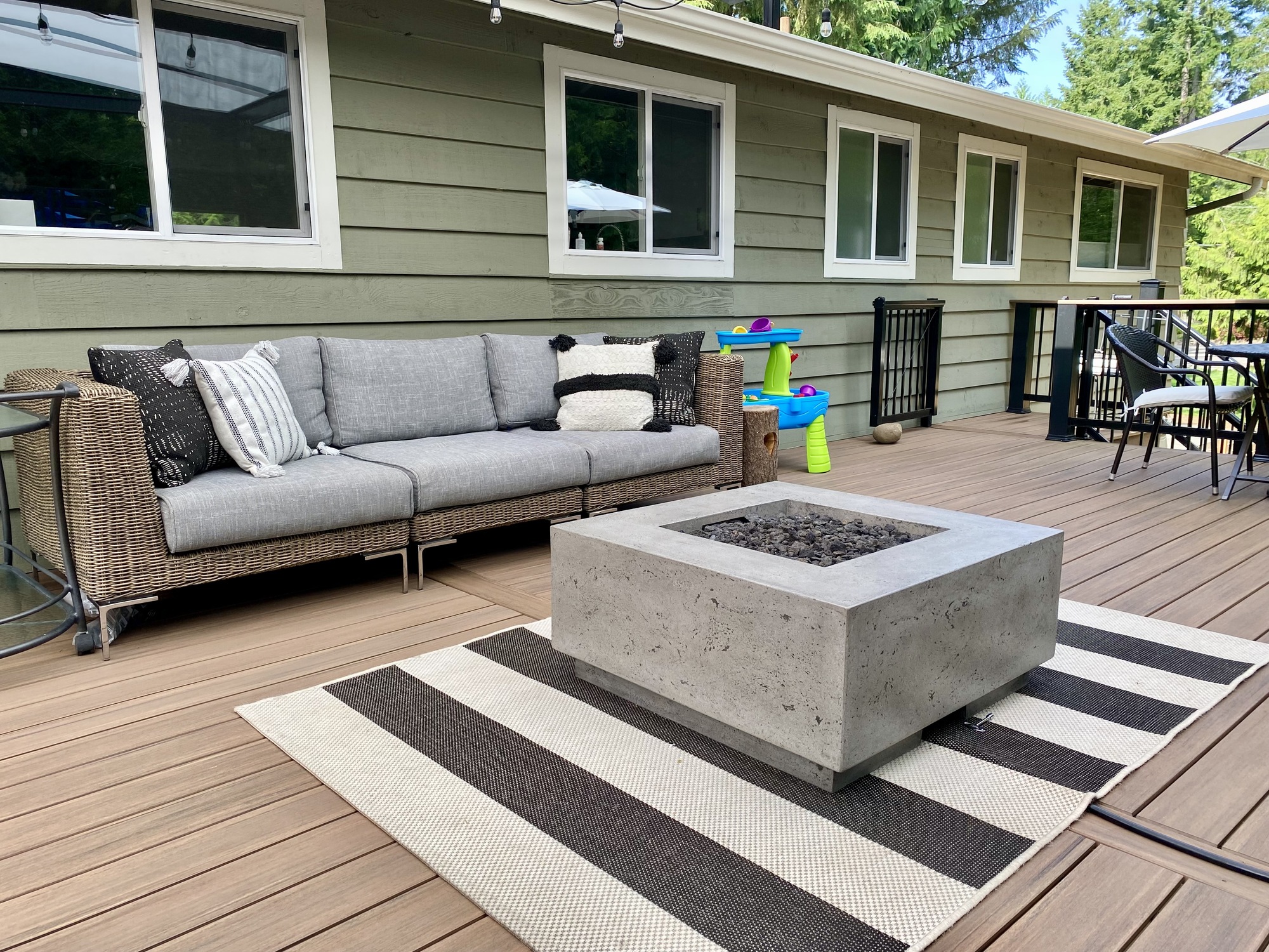 A Social Family’s Happy Place - Photo 1