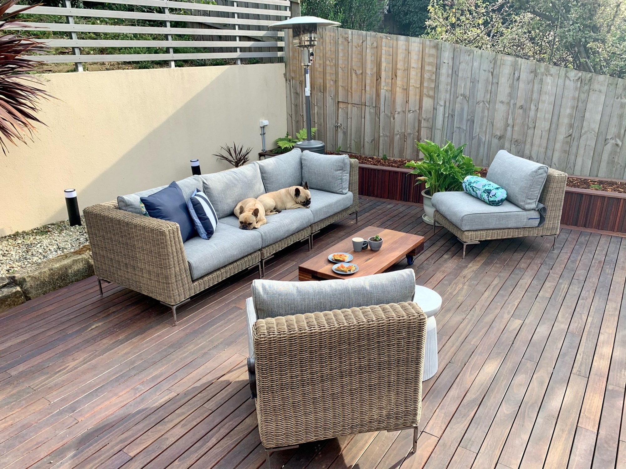 A Growing Family’s Contemporary Backyard Deck in Hobart, Tasmania - Photo 4