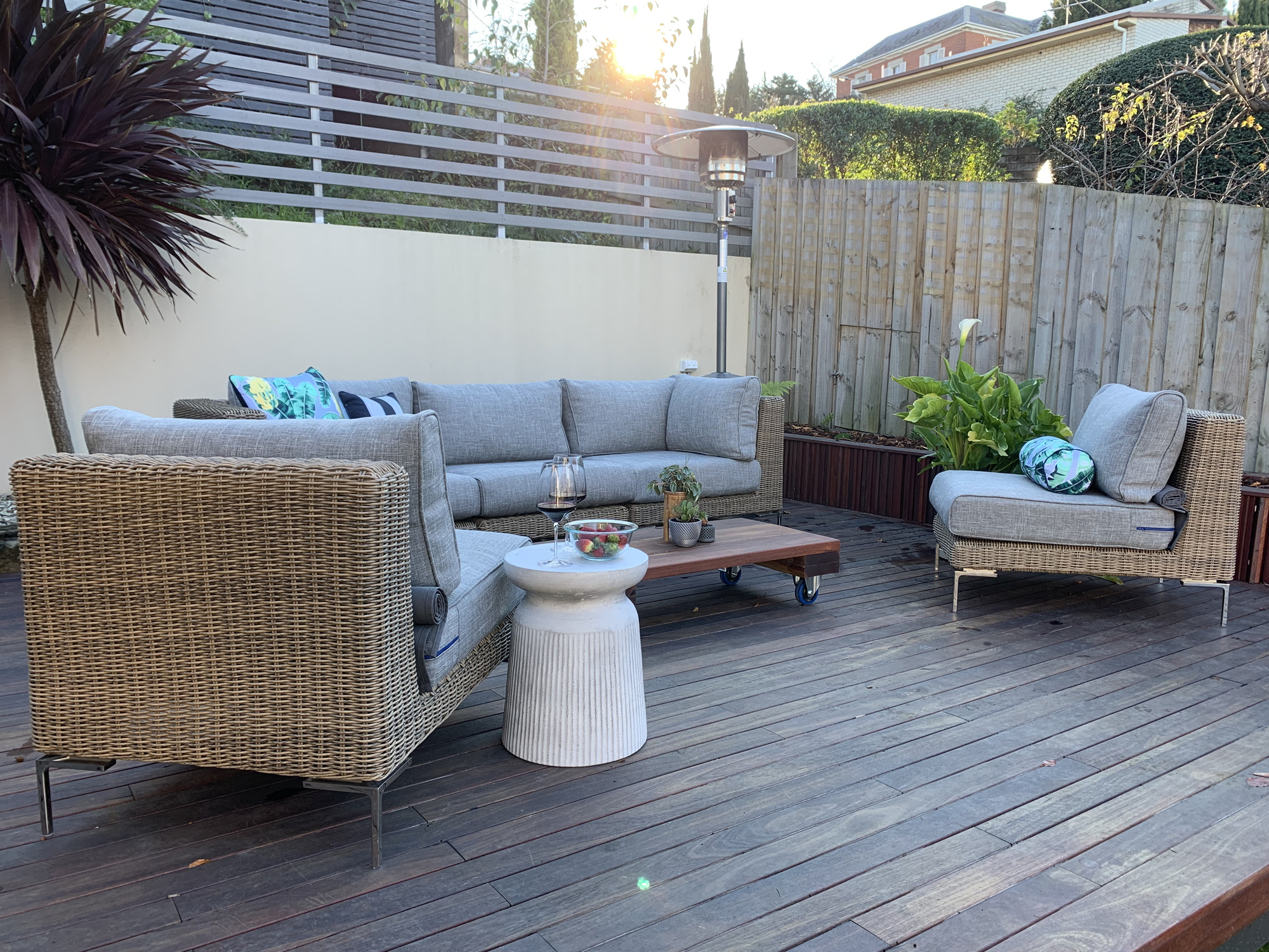 A Growing Family’s Contemporary Backyard Deck in Hobart, Tasmania - Photo 6
